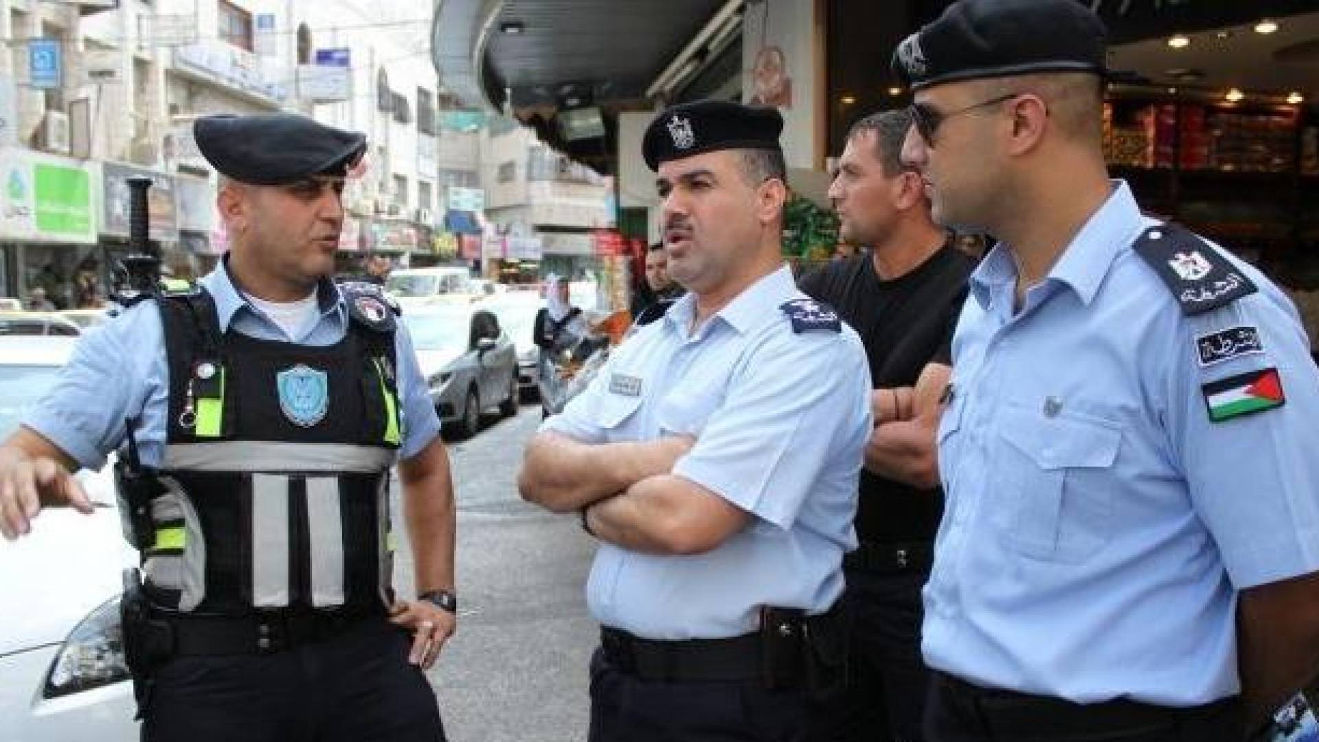 الشرطة الفلسطينية تعلن وفاة 5 مواطنين جراء سقوط 198 شظية صاروخية وترفع جاهزيتها الميدانية