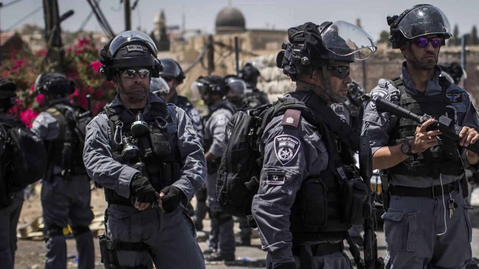 تعتيم أمني مشدد: الاحتلال يمنع تصوير مواقع سقوط الصواريخ في "ديمونا" والنقب