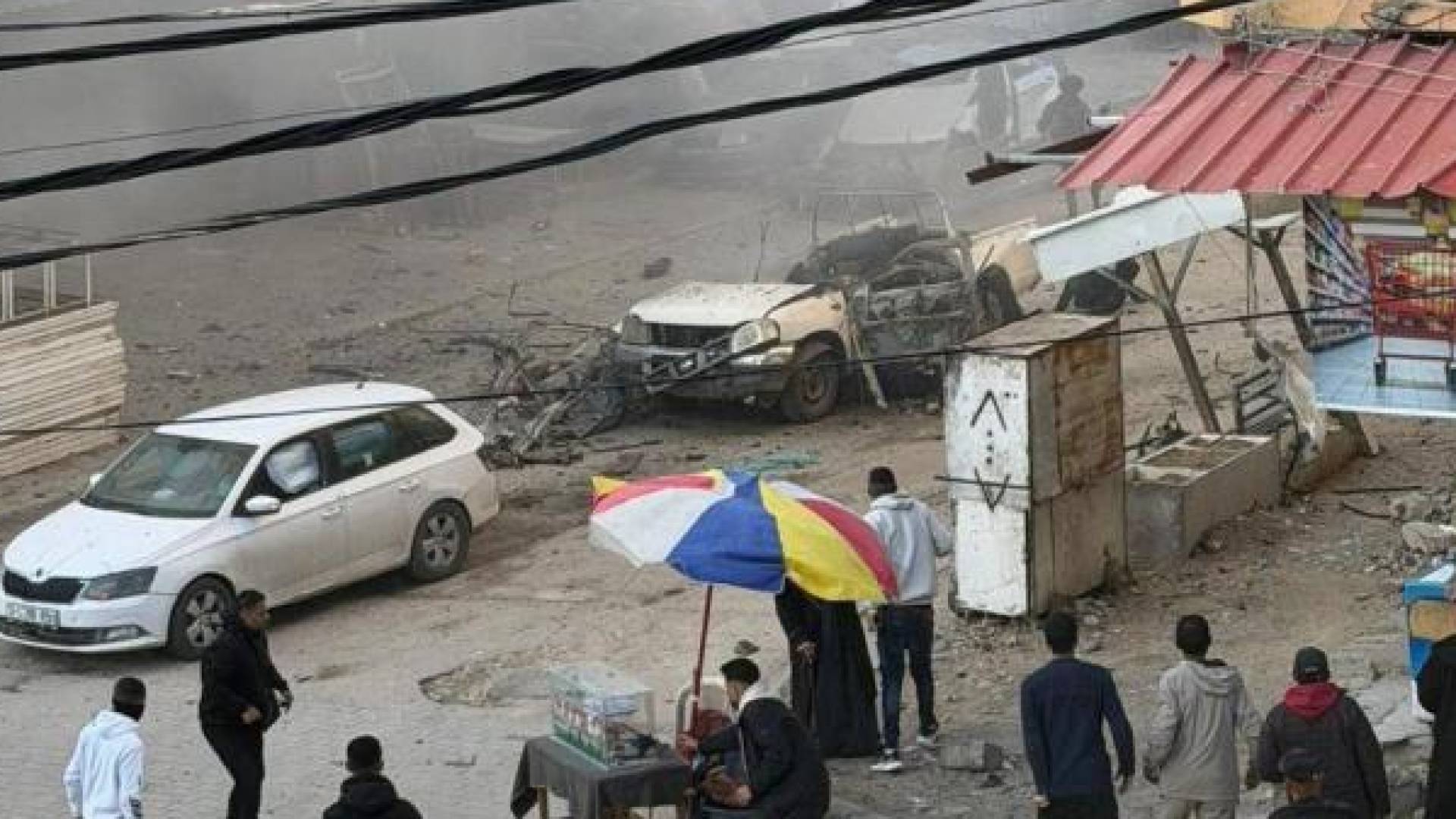 جيش الاحتلال يستهدف مركبة للشرطة في النصيرات وارتقاء شهداء وجرحى في قطاع غزة