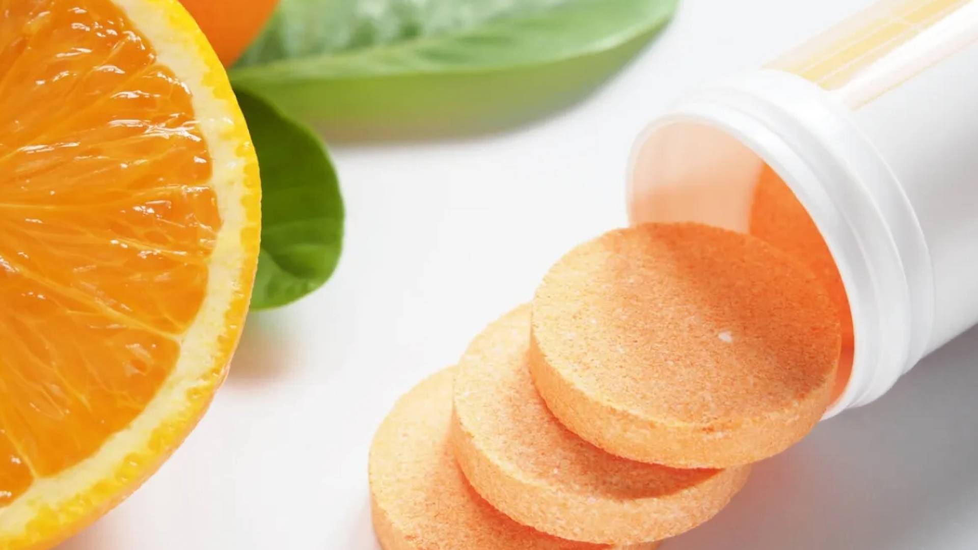 فيتامين "سي".. بين الحقائق العلمية والمبالغات: هل يحمي حقا من نزلات البرد؟