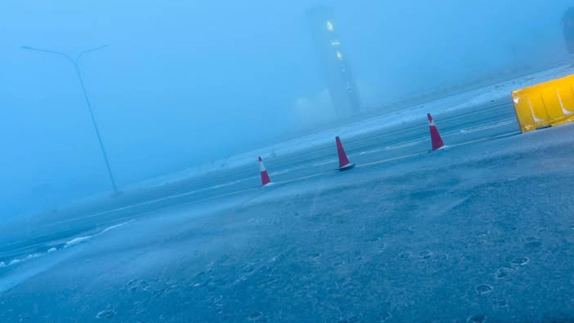 ثلوج في رأس النقب.. "الدوريات الخارجية" تطلق تحذيرا عاجلا لمستخدمي الطريق الصحراوي