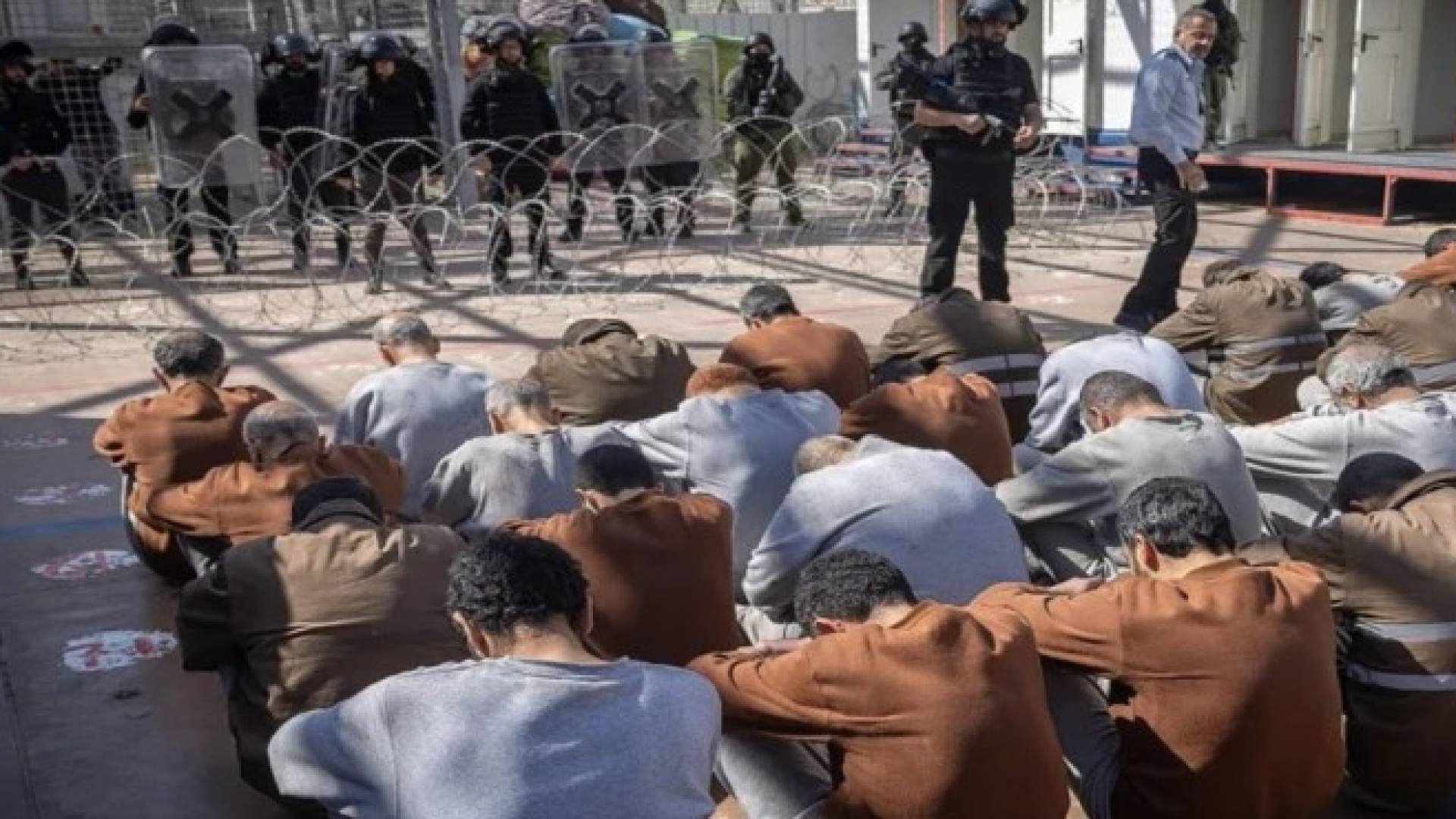 نتنياهو يصوت لصالح قانون إعدام الأسرى شنقا والكنيست يتجه لإقراره نهائيا