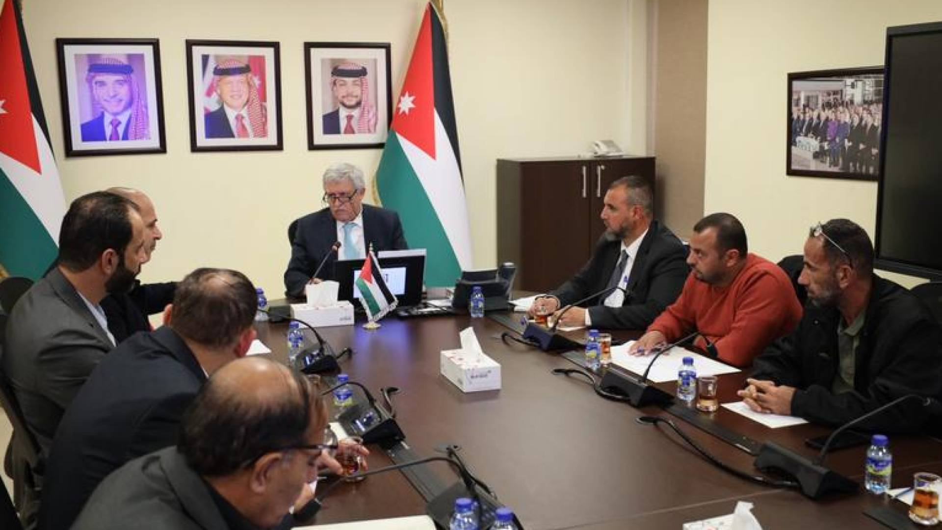 القطامين يعلن تشكيل لجنة مشتركة لمتابعة مطالب أصحاب الشاحنات وتذليل عقبات القطاع