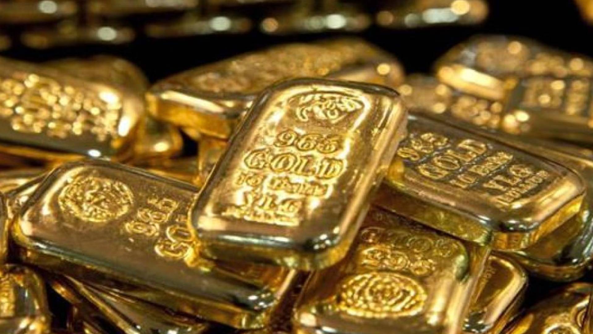 الذهب يفتتح نيسان بارتفاع جديد وسط تداعيات الحرب على الاقتصاد العالمي