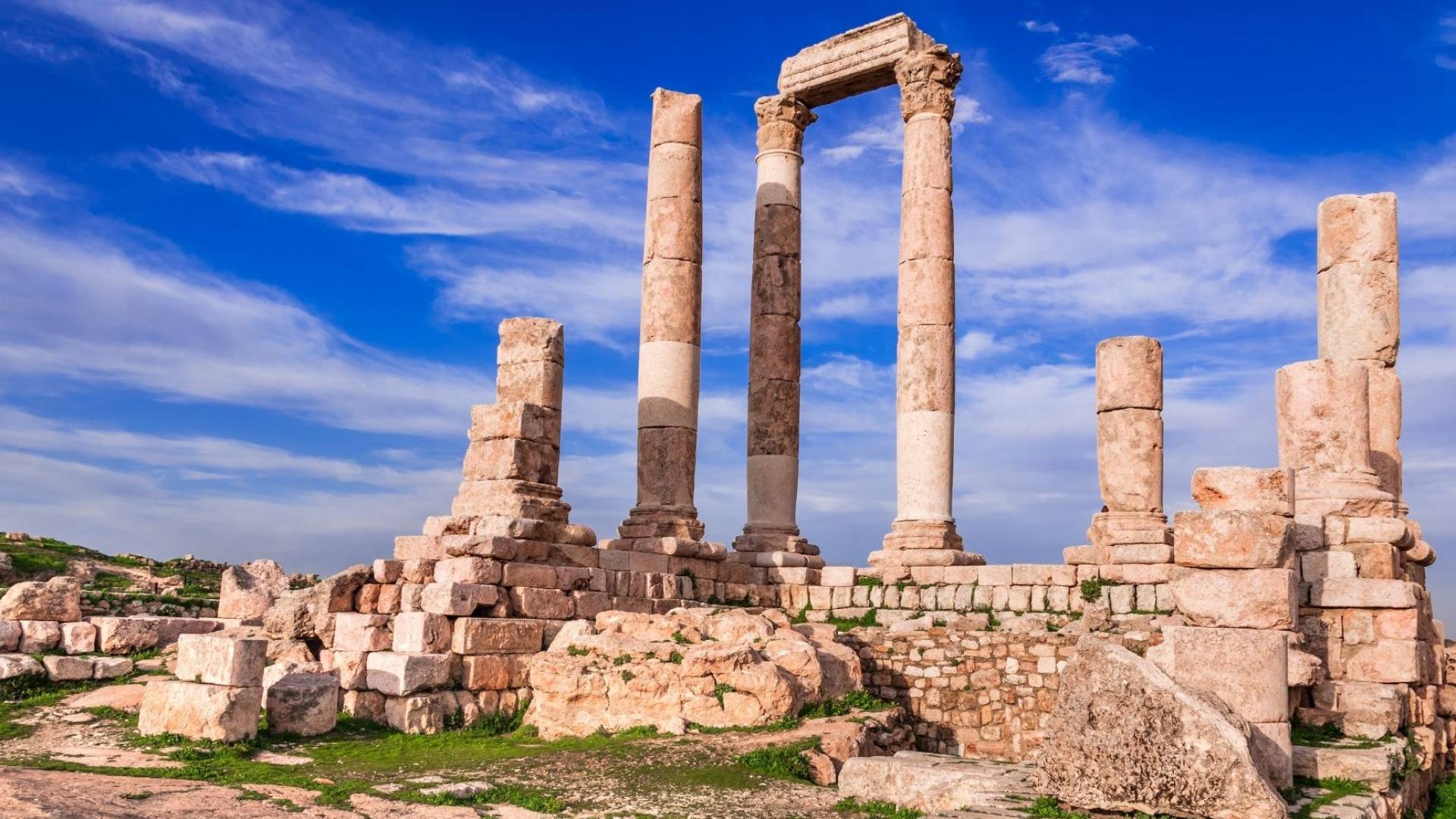 طقس العرب: أجواء مشمسة ومستقرة تنتظر الأردن في هذا الموعد 