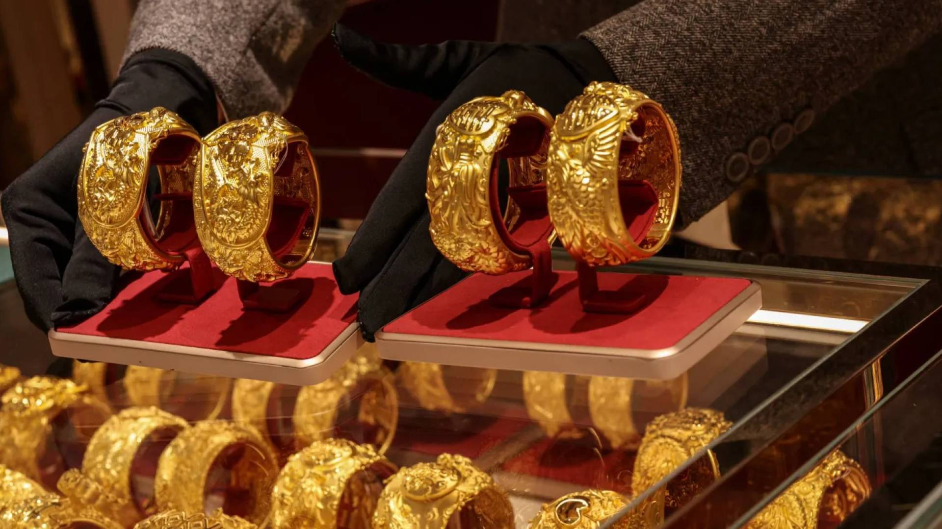 انخفاض أسعار الذهب والليرات الرشادية والإنجليزية في الأردن الخميس