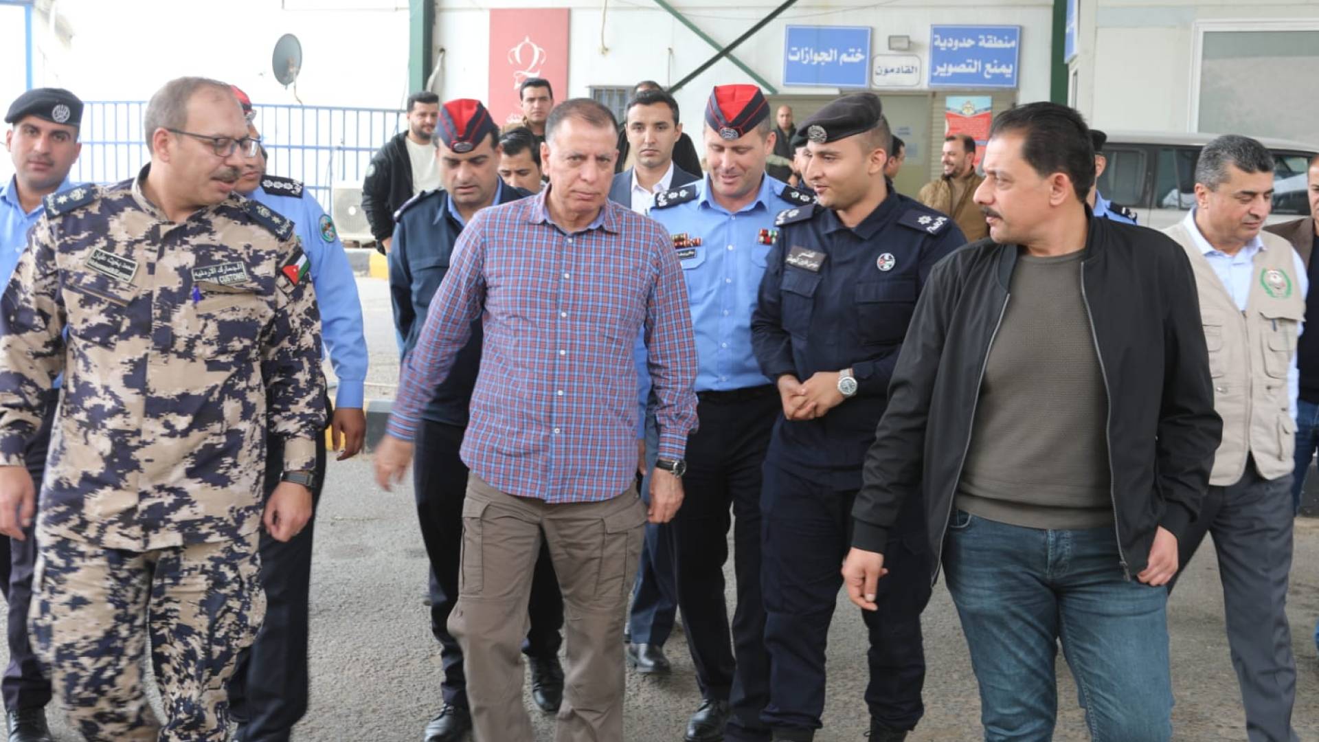 وزير الداخلية يزور العقبة في جولة ميدانية