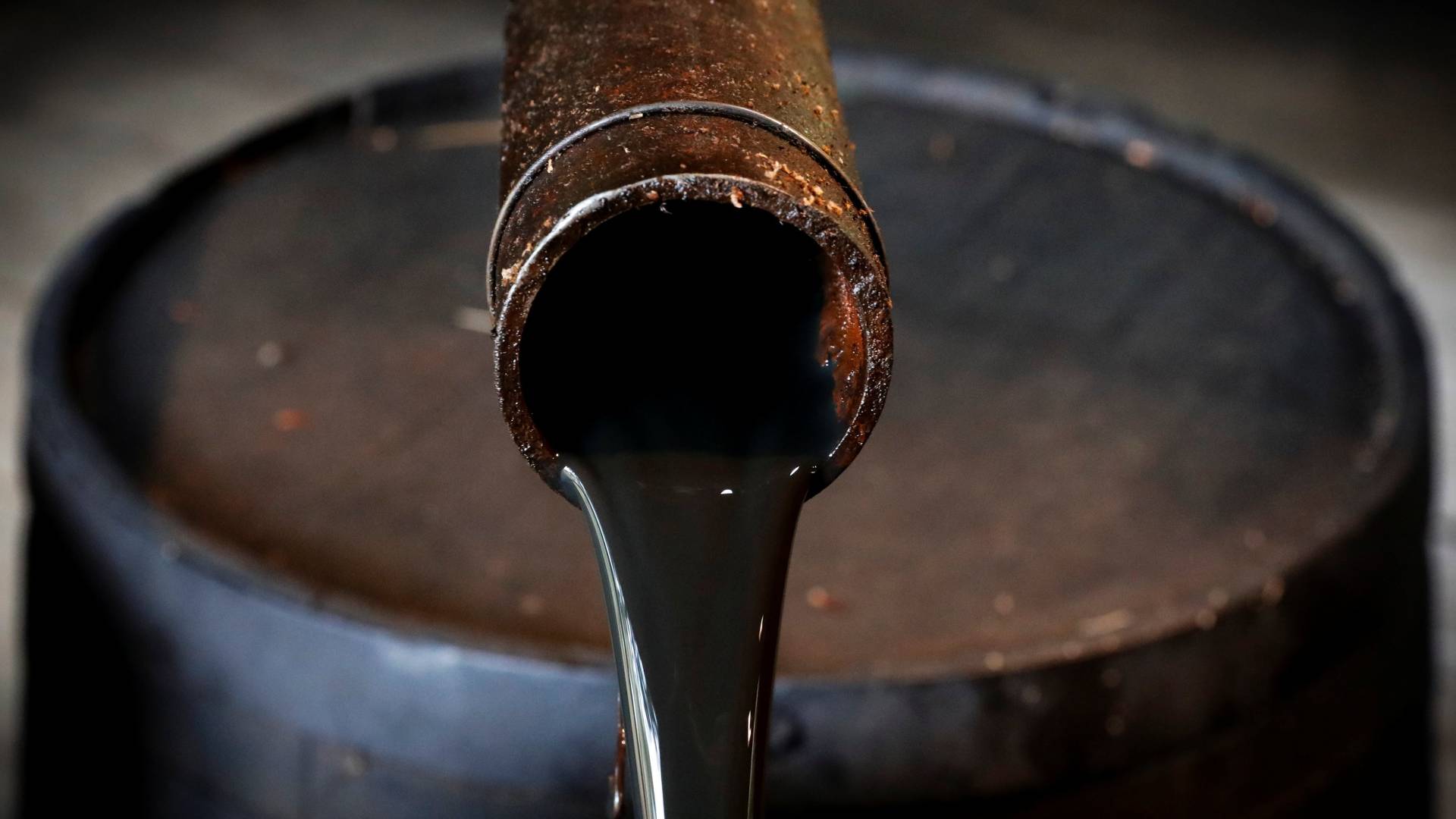 رويترز: العقود الآجلة للخام الأمريكي تتجاوز 111 دولارا للبرميل عند التسوية في أكبر ارتفاع منذ 2020