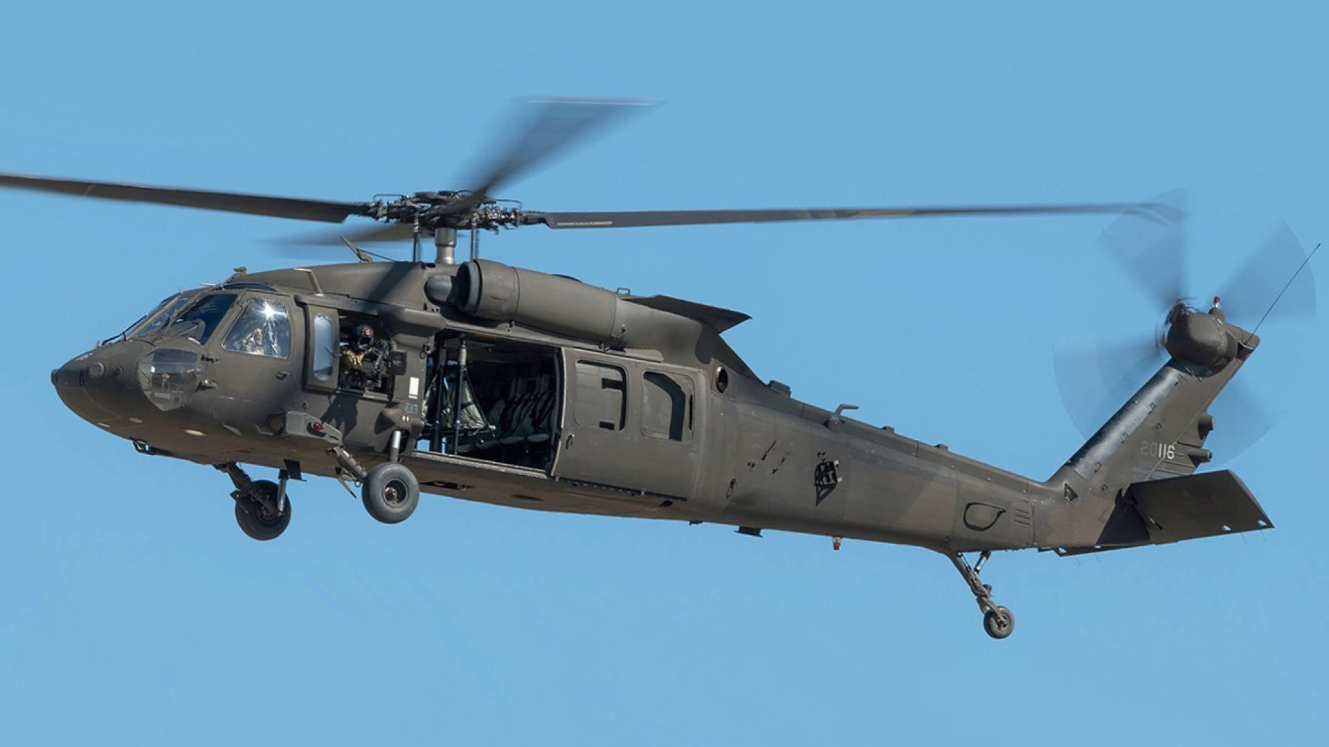 إعلام أمريكي: إصابة مروحية "بلاك هوك" أمريكية أثناء عملية بحث في الأجواء الإيرانية