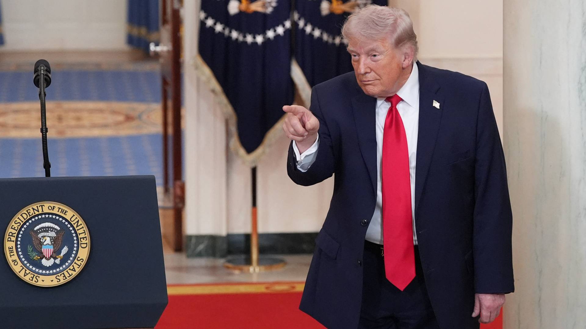 ترمب: أعتقد أننا سنتمكن من التوصل إلى اتفاق مع إيران بحلول الغد وإذا لم يحدث ذلك فسنضرب كل شيء