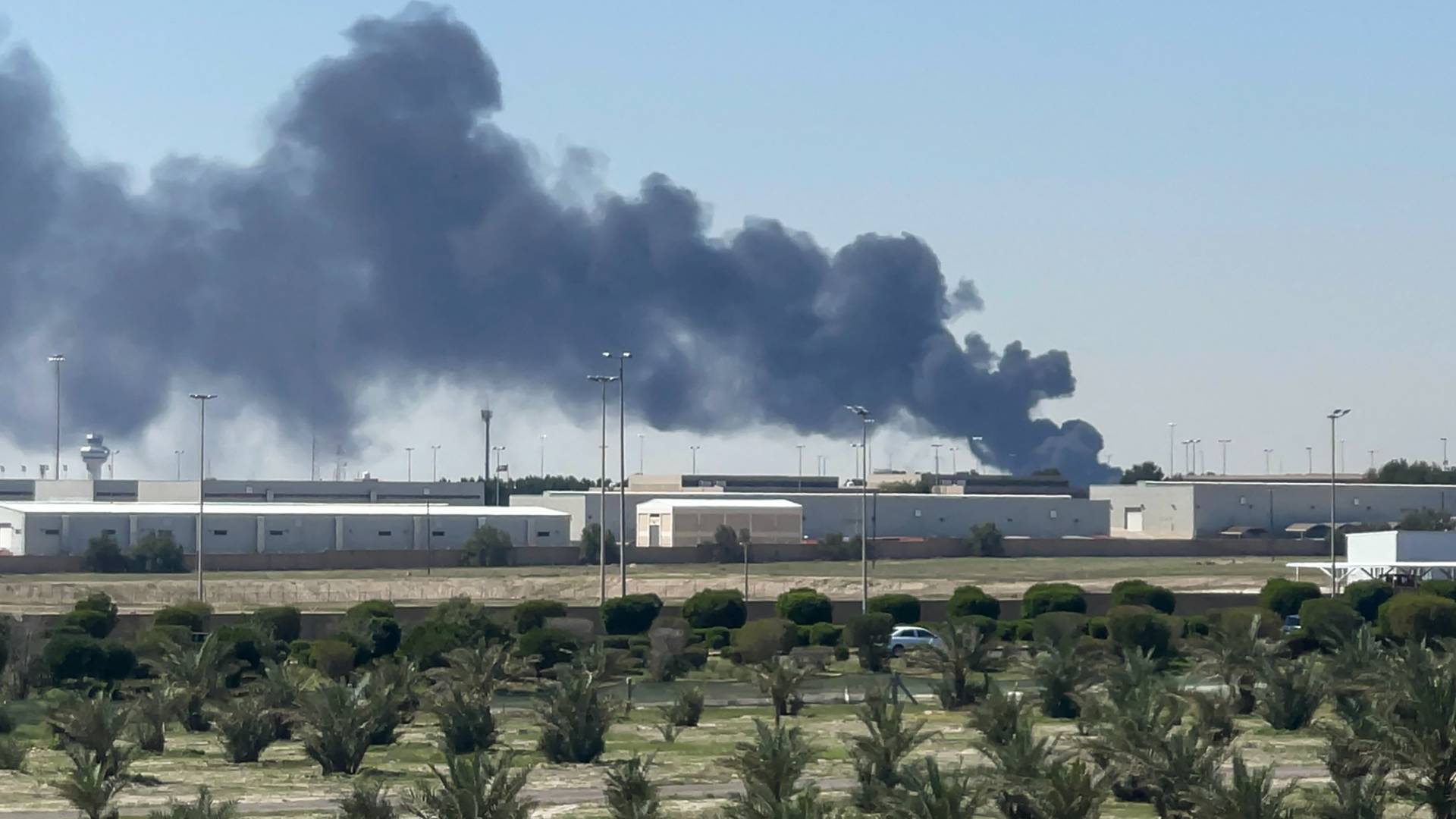 الكويت:  استهداف محطتين للقوى الكهربائية وتقطير المياه، ومجمع القطاع النفطي