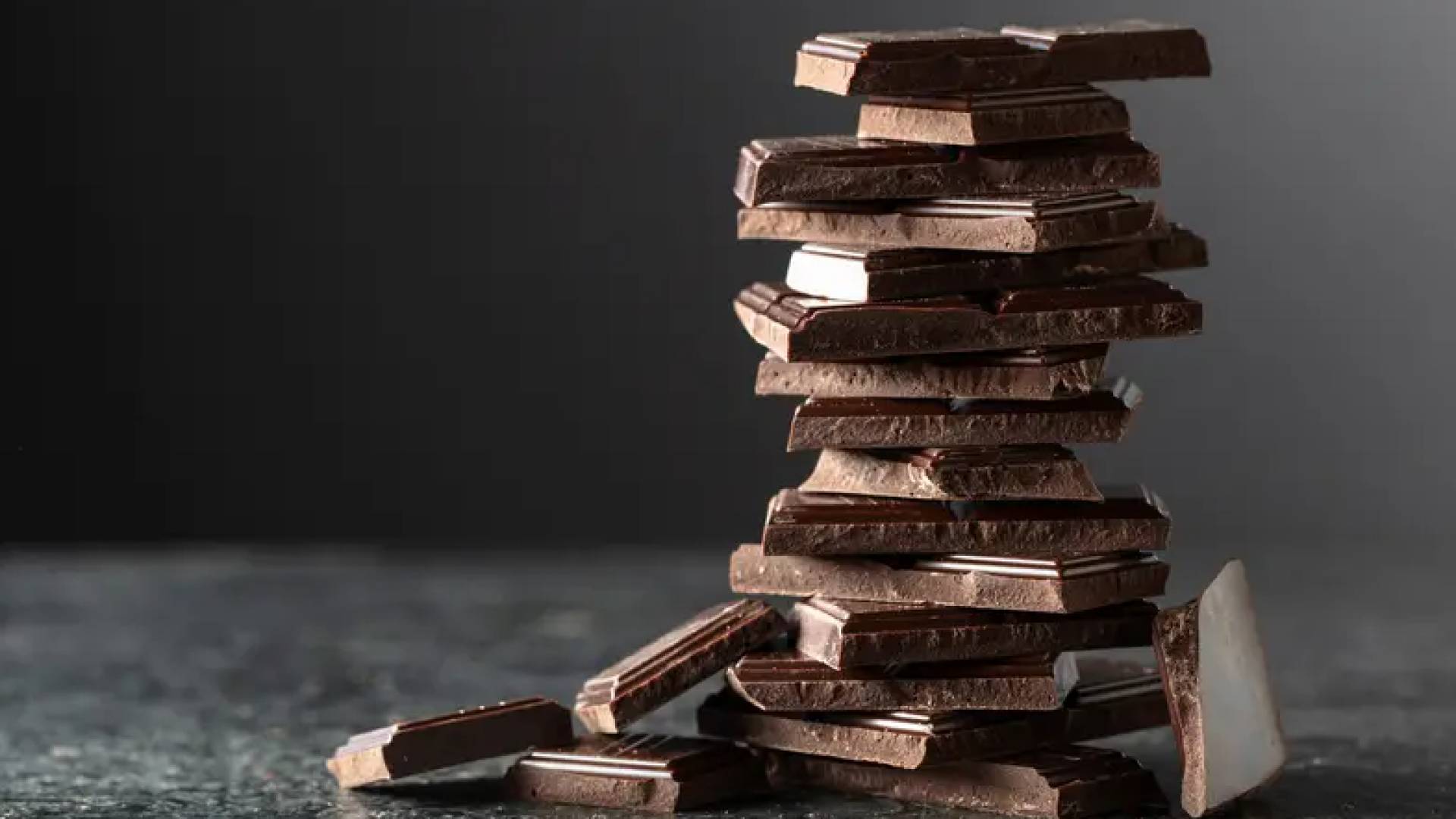 الشوكولاتة الداكنة بين الفوائد الصحية وخداع السكر: كيف تختار الأفضل؟