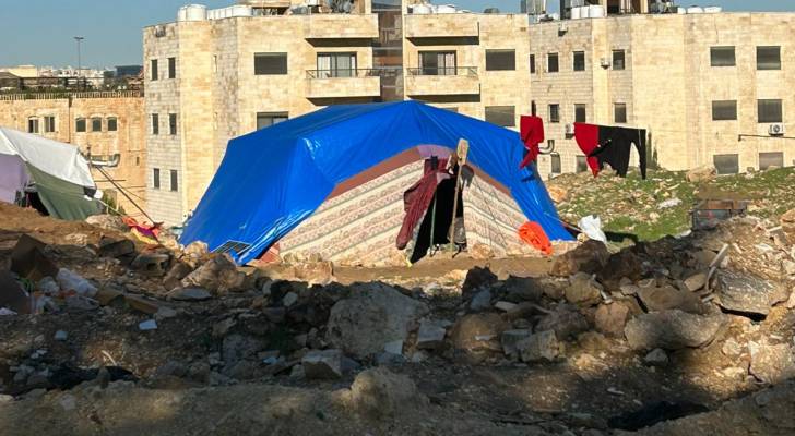 خيام عشوائية
