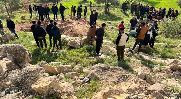 مراسل "رؤيا": العثور على جثة شخص داخل حفرة على طريق جرش-عمان -فيديو