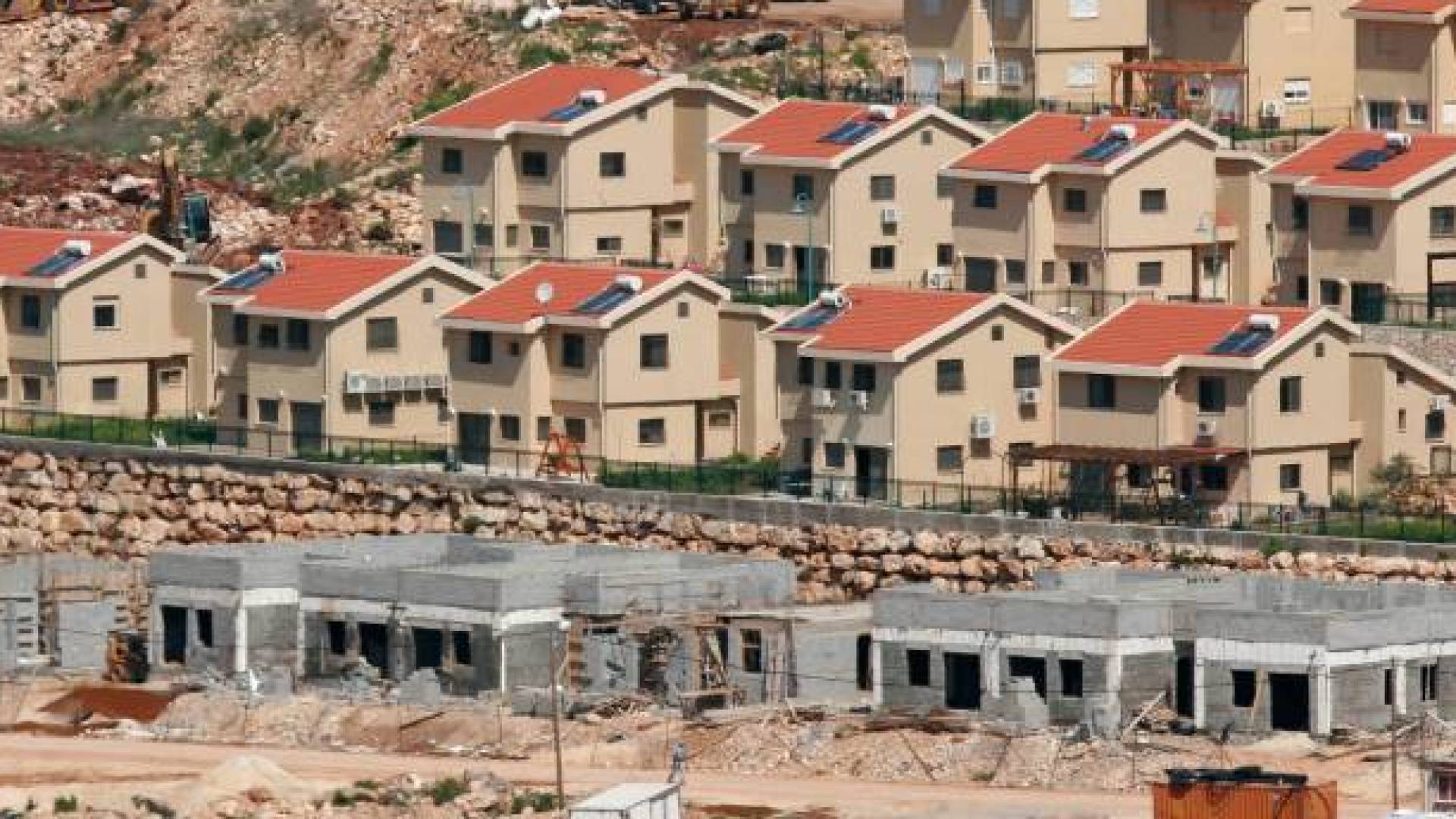 تسريبات عبرية: الاحتلال يصادق سرا على إنشاء 34 مستوطنة جديدة في الضفة الغربية