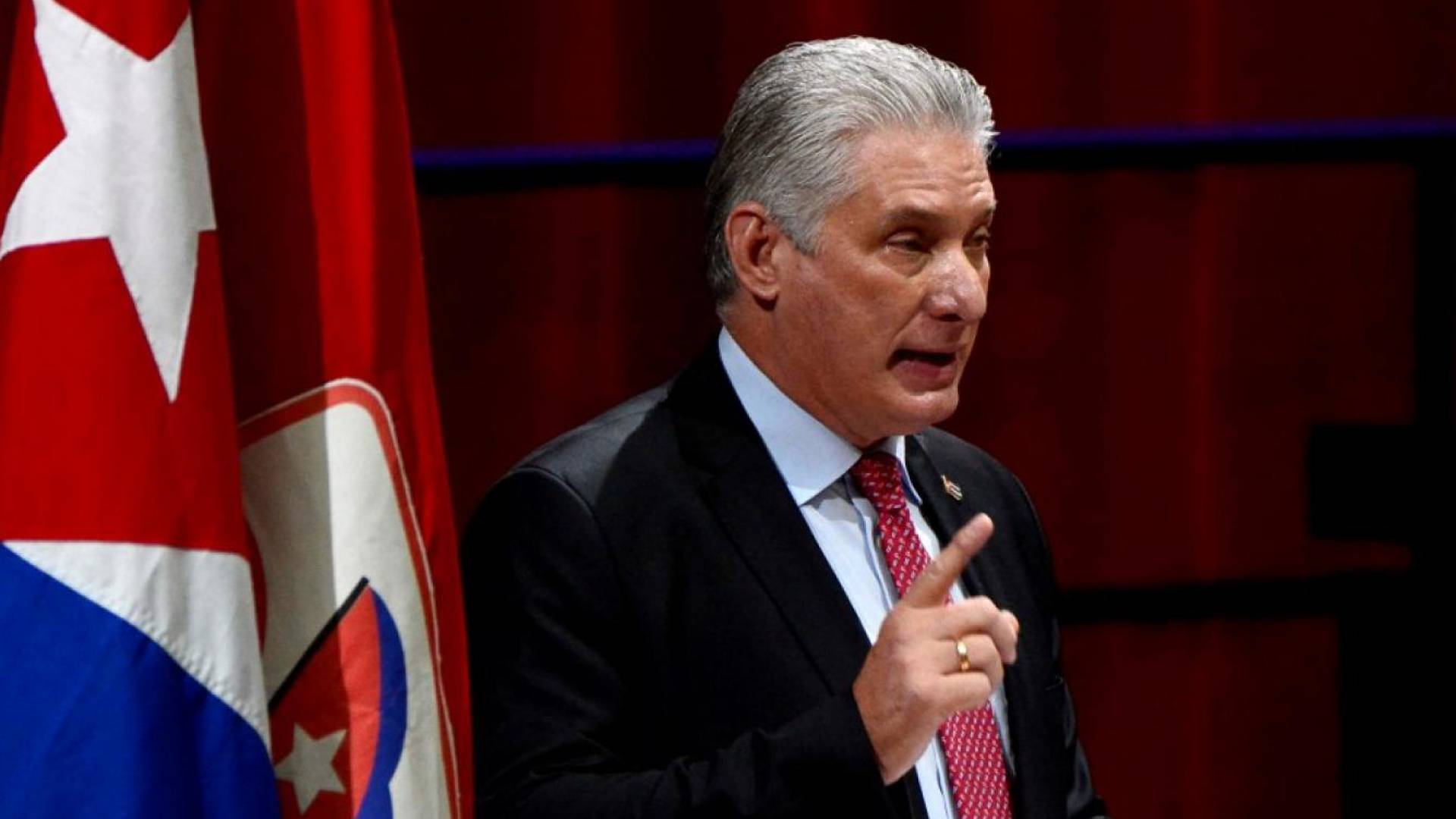 الرئيس الكوبي: لن أستقيل تحت الضغط الأمريكي و"الاستسلام" ليس جزءا من مفرداتنا 