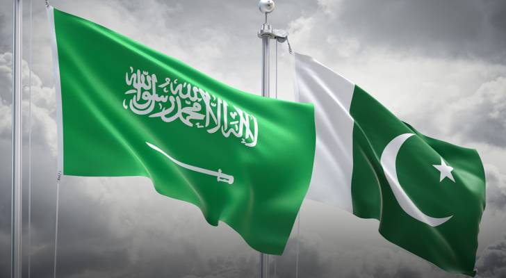 علم باكستان و علم السعودية