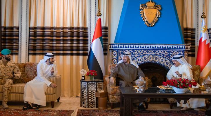 ملك البحرين حمد آل خليفة ورئيس دولة الإمارات محمد آل نهيان