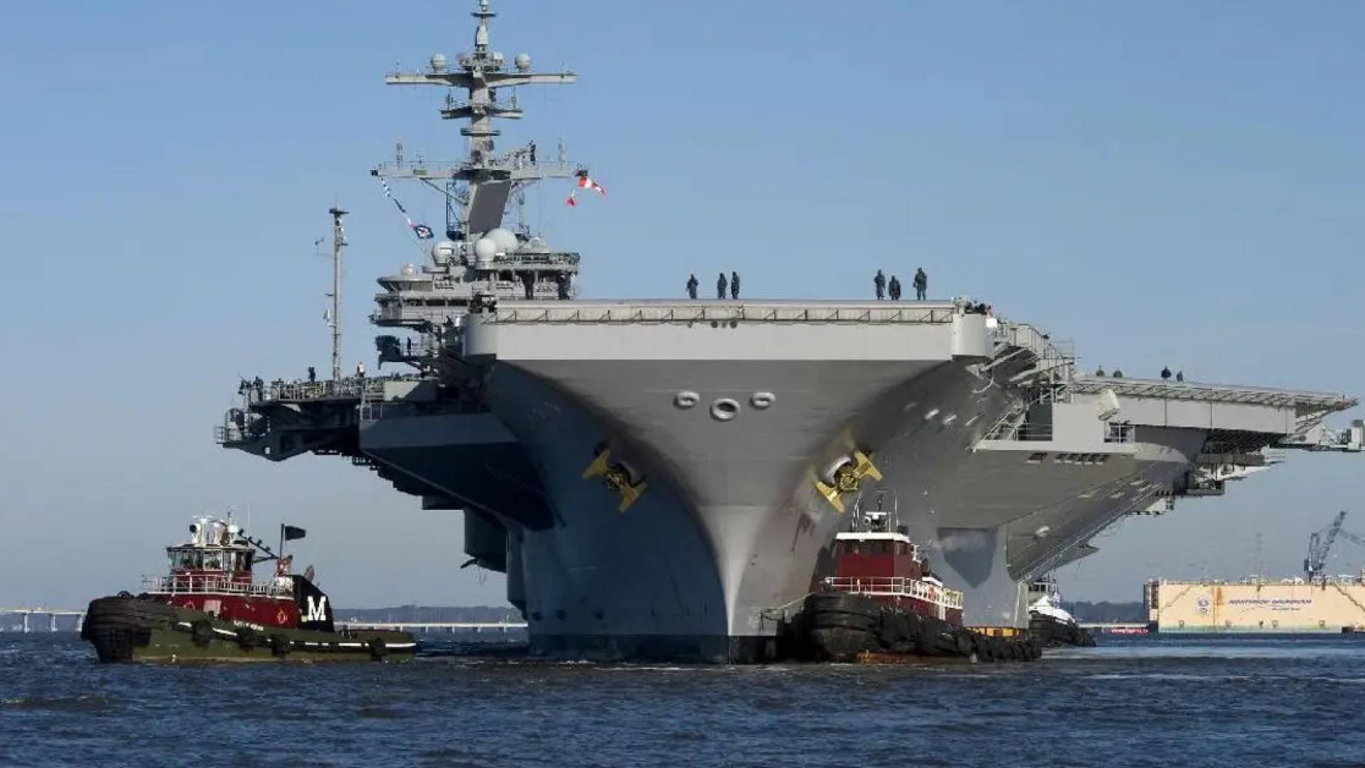 "البحرية الأمريكية": حاملة الطائرات "بوش" تلتف حول إفريقيا لتجنب "باب المندب"