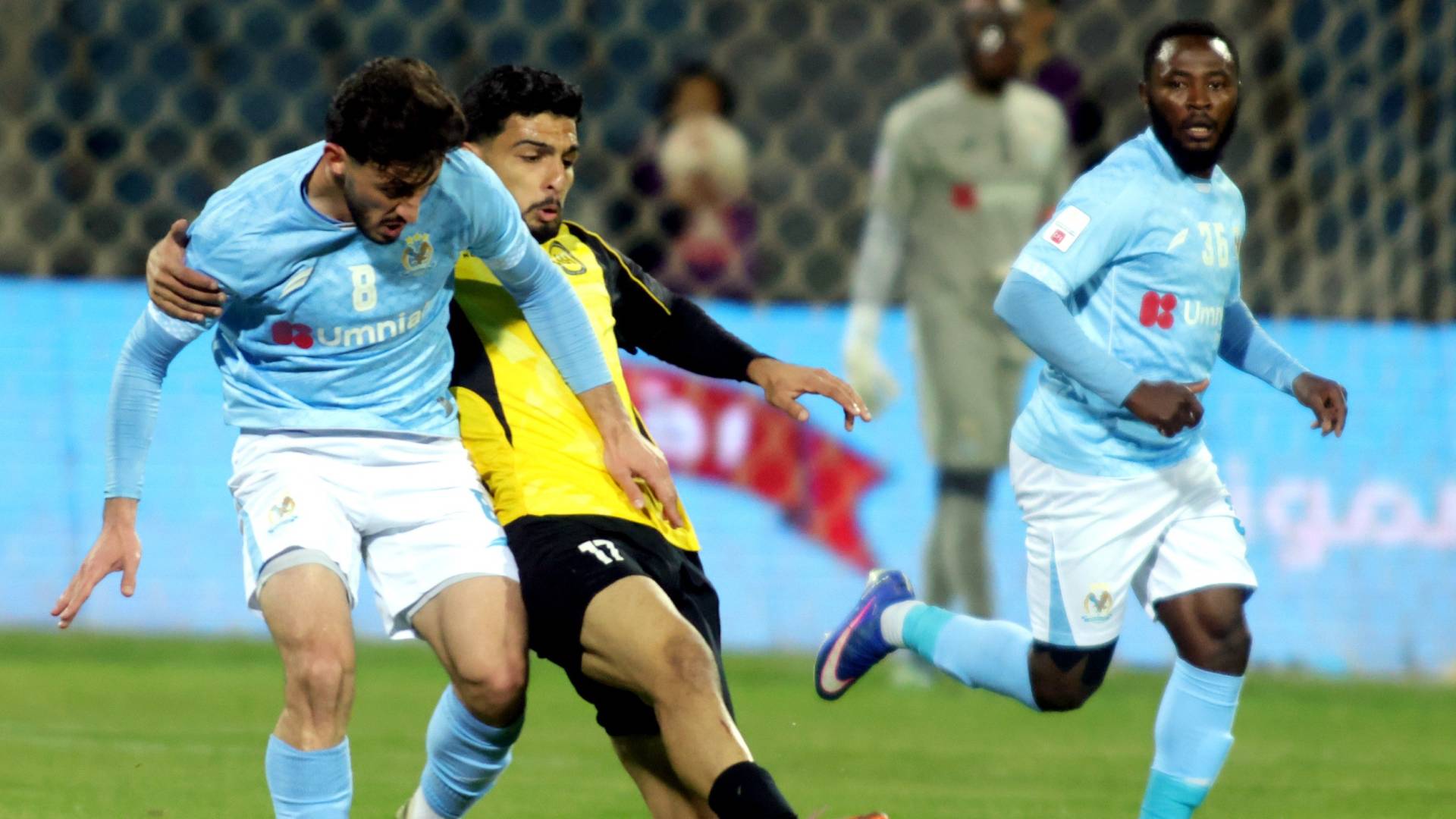 جماهير الحسين إربد تنتقد التحكيم والمدرب بعد الخسارة أمام الفيصلي في الدوري الأردني