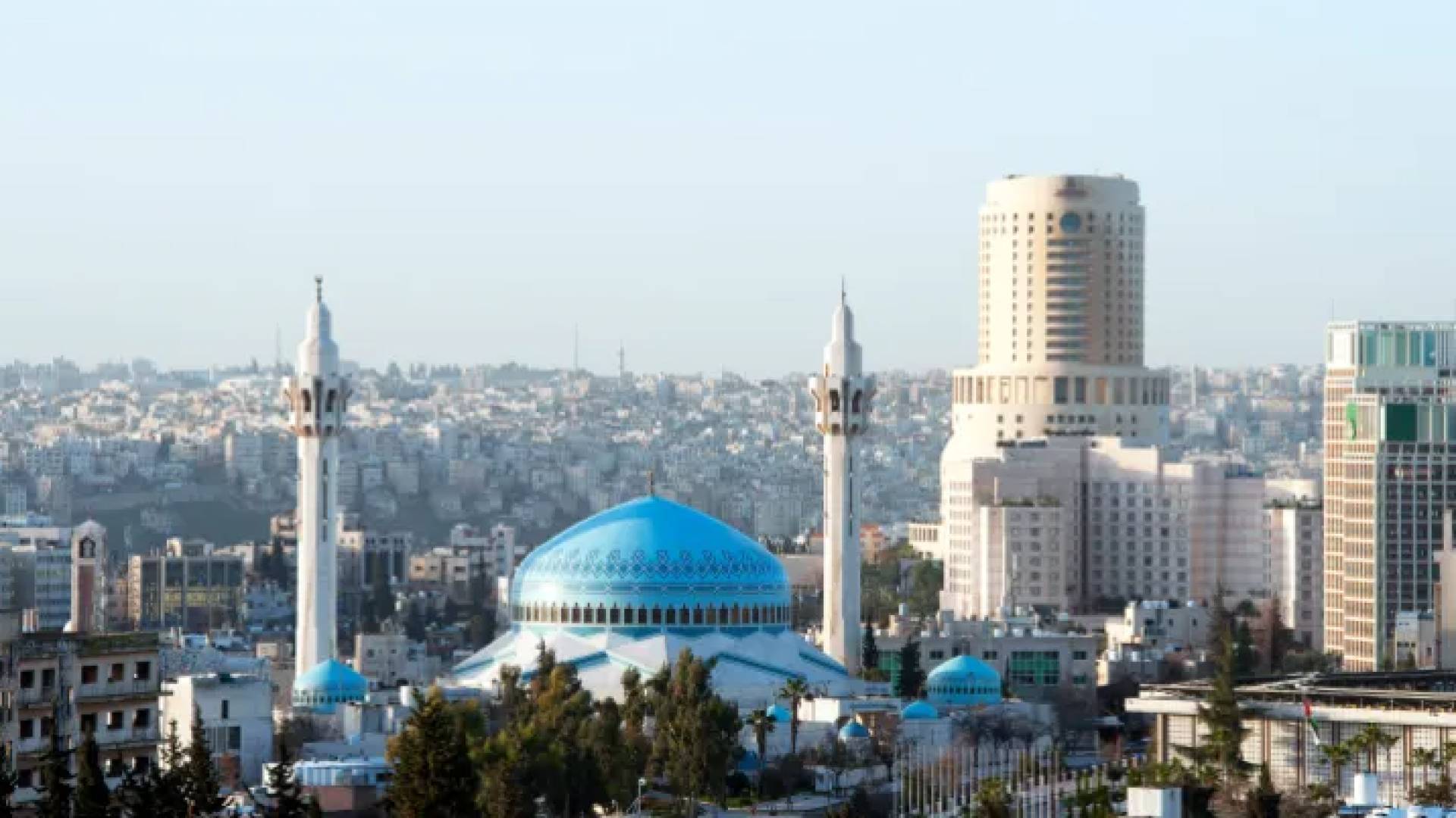 أحوال جوية غير مستقرة وفرصة لسحب رعدية وهبات رياح مصحوبة بالغبار في الأردن