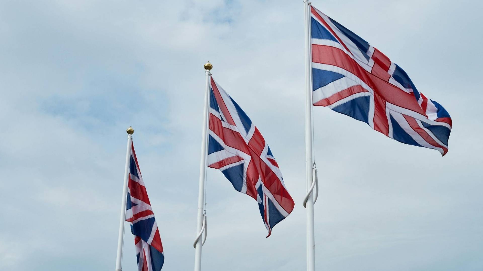 بريطانيا تتخذ تدابير احترازية لتفادي نقص الغذاء مع تصاعد الحرب في إيران وتهديد ممرات الطاقة