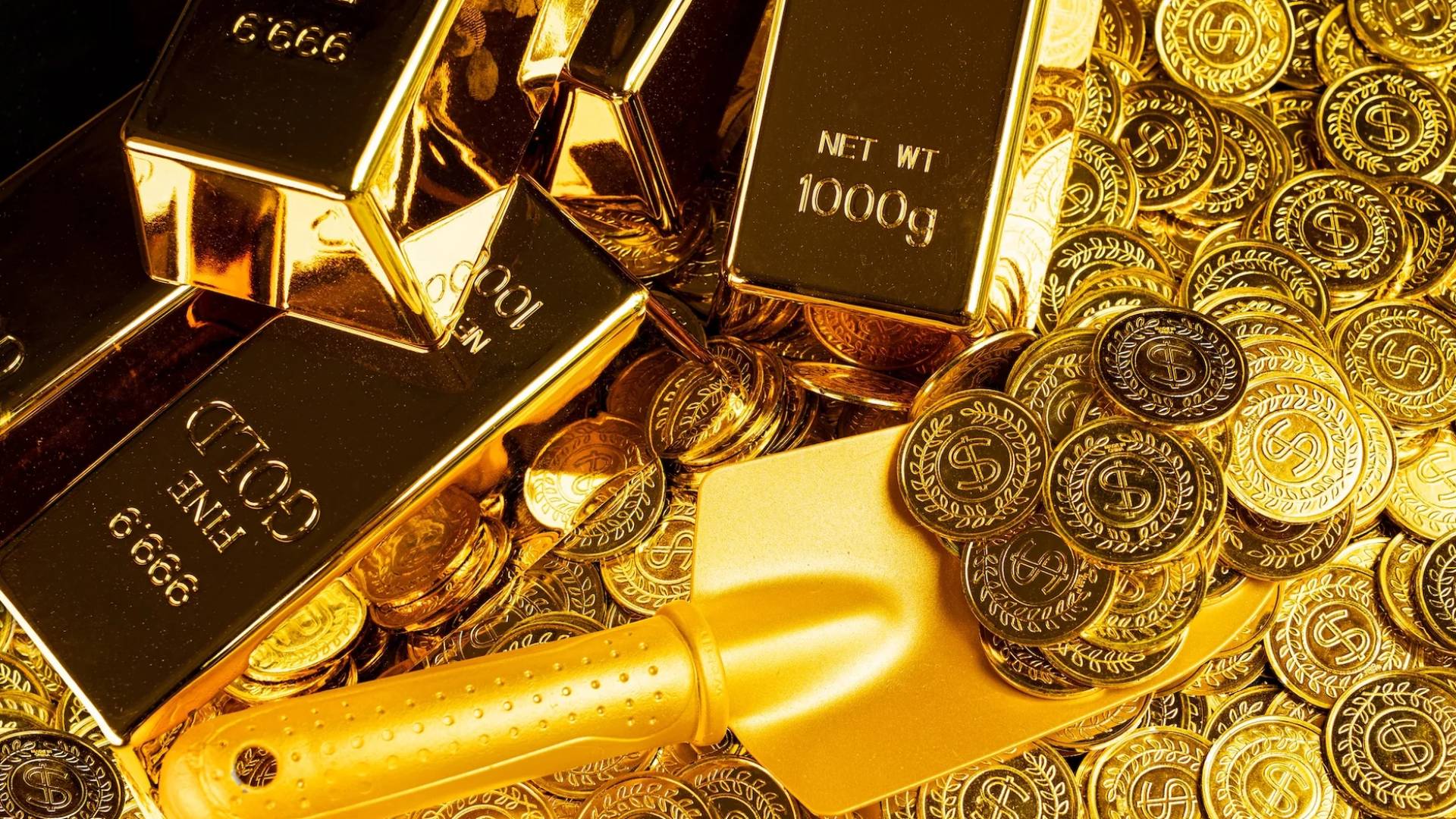 تراجع في أسعار الذهب مع تعافي الدولار.. وآمال التهدئة تدعم المكاسب الأسبوعية #عاجل 