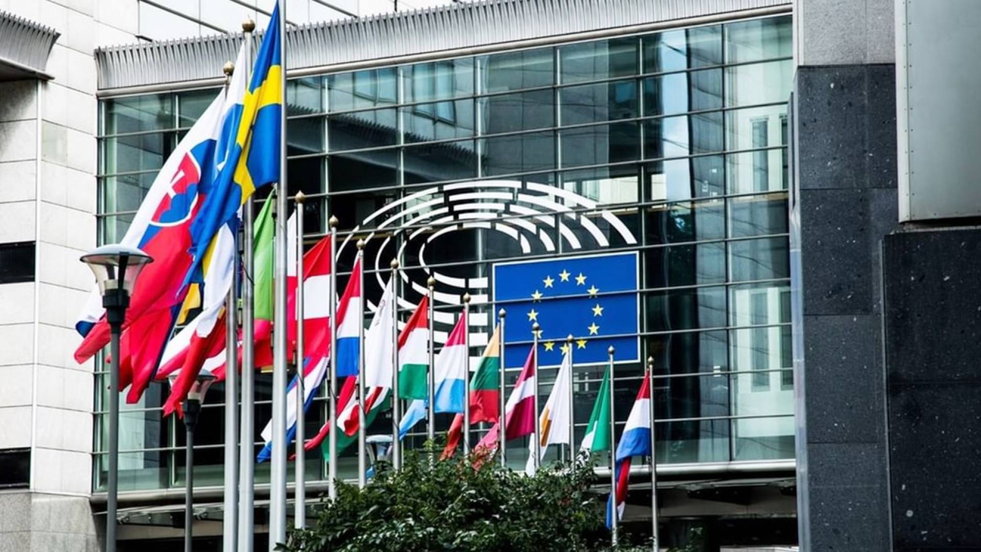 أكثر من 350 مسؤولا أوروبيا يطالبون بتعليق اتفاقية الشراكة بين الاتحاد الأوروبي والاحتلال