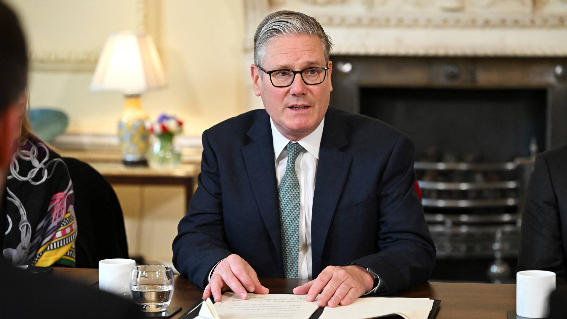 دعوات لاستقالة ستارمر بعد تقارير جديدة بشأن تعيين ماندلسون سفيرا رغم علاقاته بإبستين #عاجل 