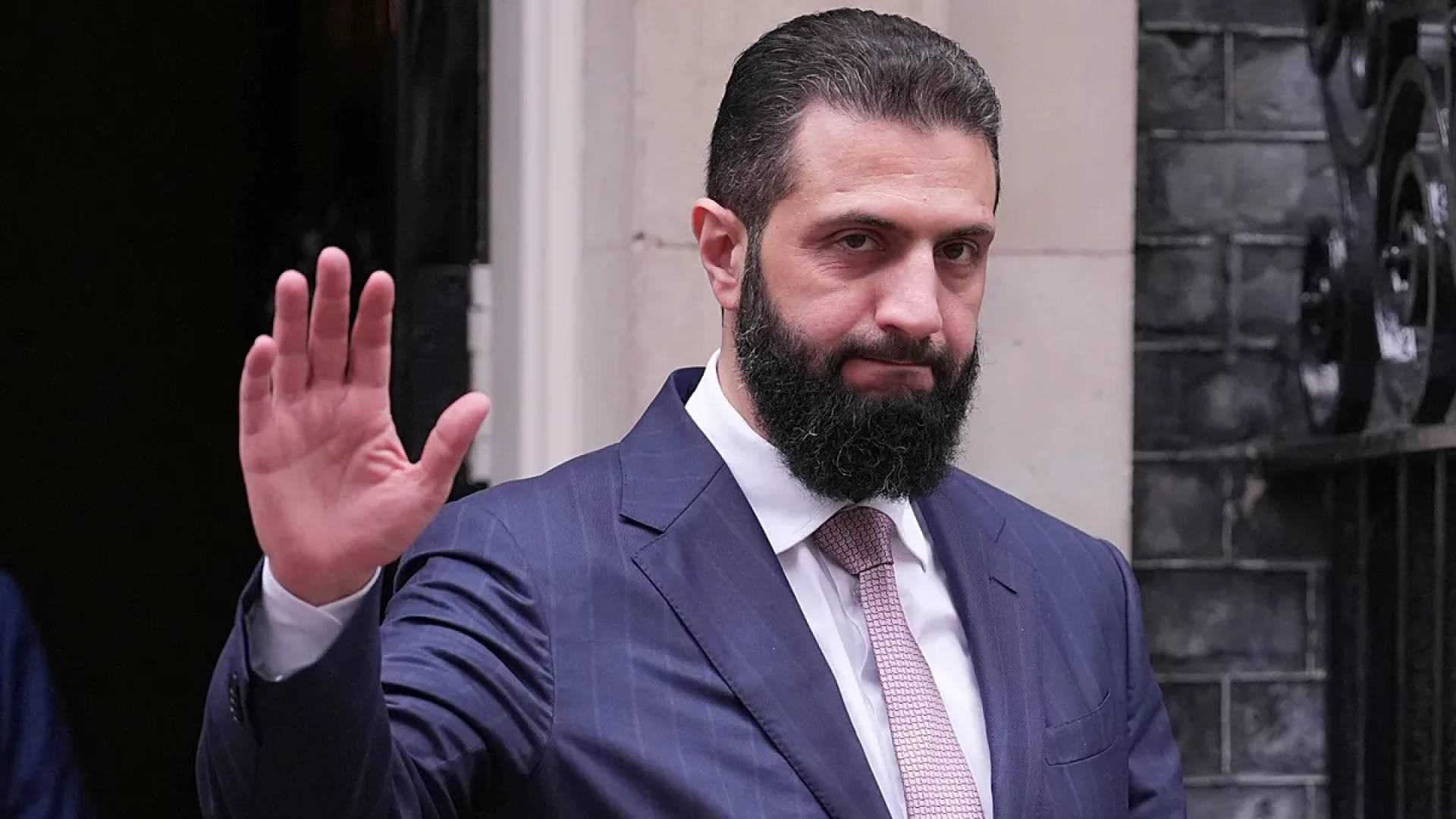 الشرع يرهن مفاوضات الجولان بانسحاب الاحتلال ويطرح سوريا كوجهة استثمارية عالمية-فيديو