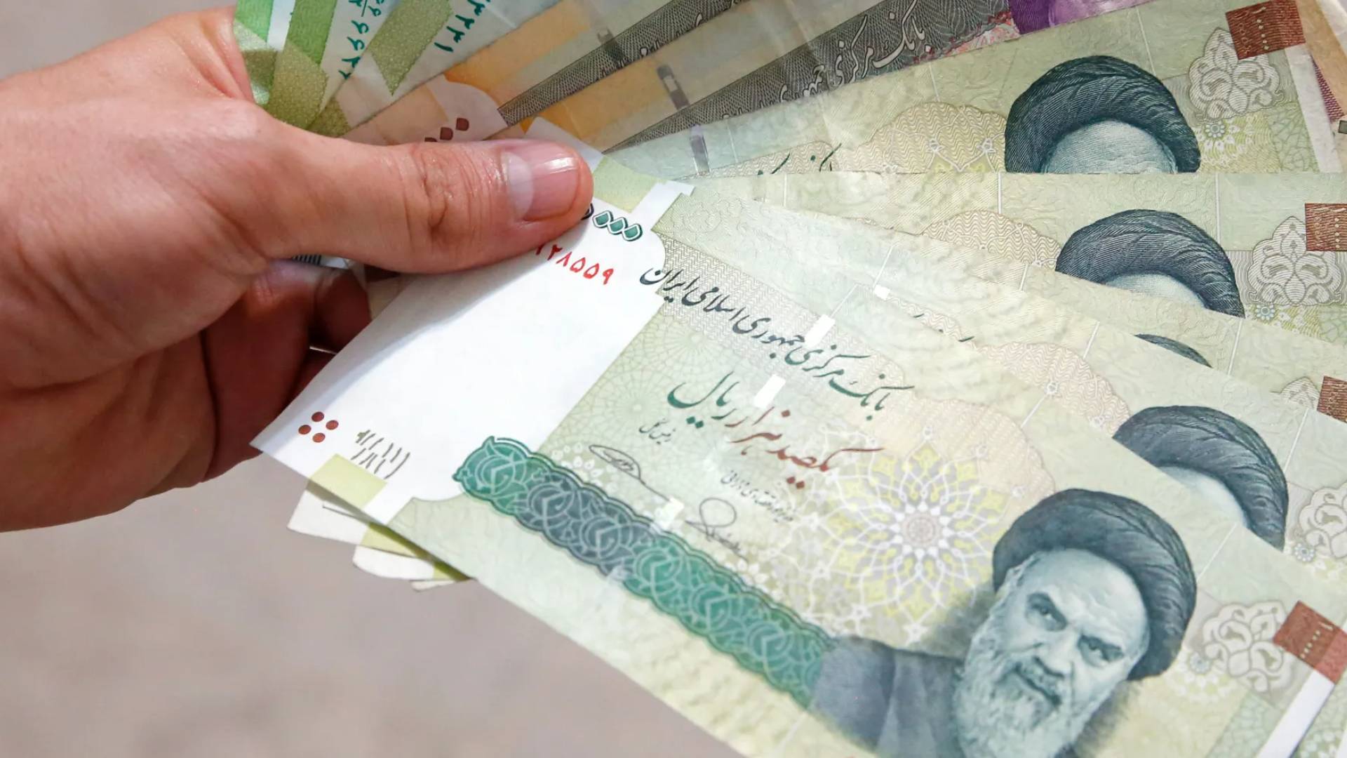 سي إن إن: واشنطن تدرس الإفراج عن 20 مليار دولار من أصول إيران