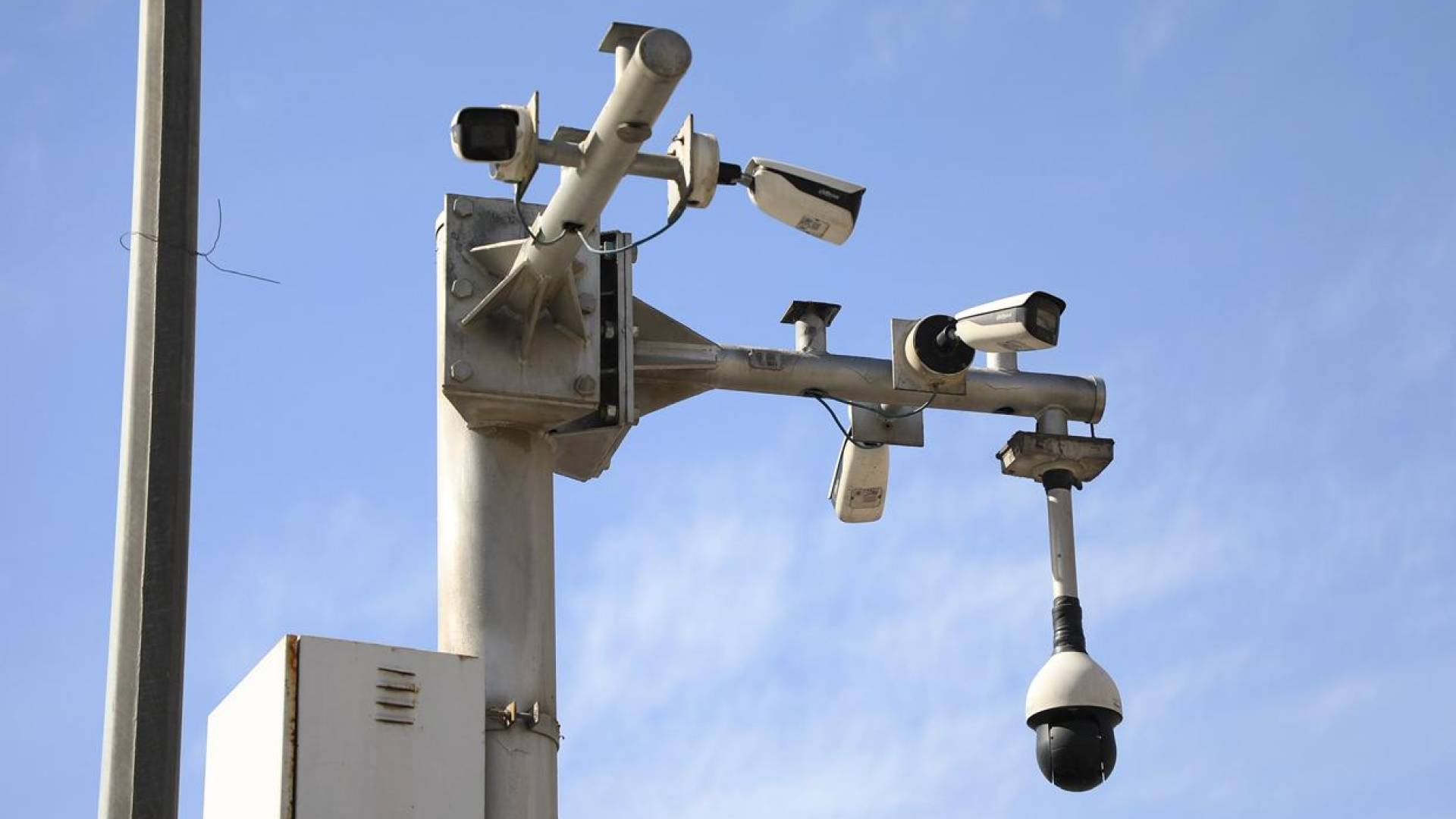 أمانة عمان تبدأ اليوم تشغيل 20 رادارا ذكيا لضبط السرعة ومخالفات السير 