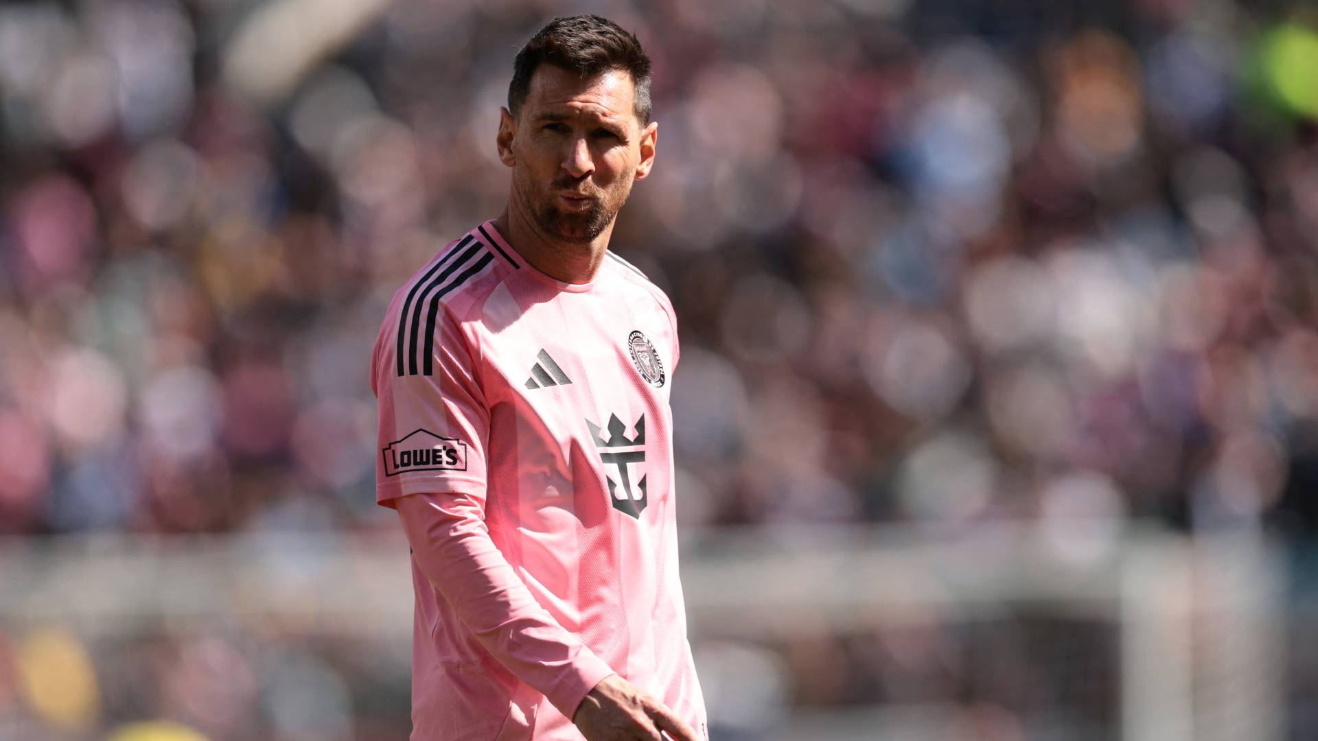 ميسي يبدع بثنائية مبهرة.. ويقود إنتر ميامي لانتصار مثير في بداية العهد الجديد