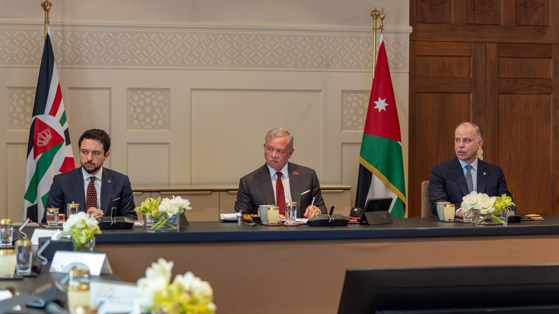 الملك يترأس اجتماعا للاطلاع على إجراءات الحكومة استعدادا لتنفيذ مشروع الناقل الوطني للمياه