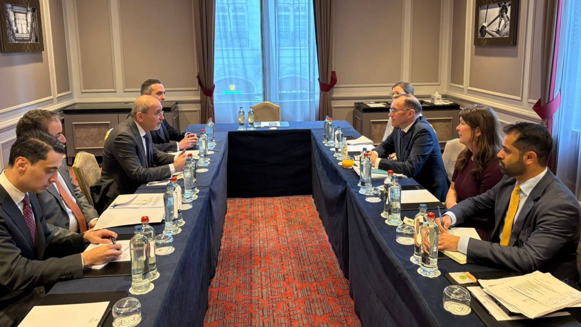 الصفدي يلتقي وزير خارجية النرويج في بروكسل ويؤكد ضرورة تنفيذ خطة ترامب لغزة #عاجل 