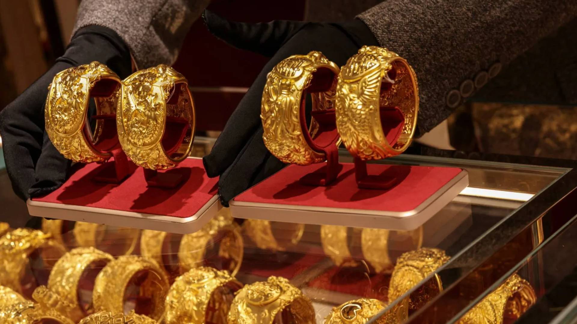 انخفاض أسعار الذهب والليرات الرشادي والإنجليزي في الأردن الاثنين