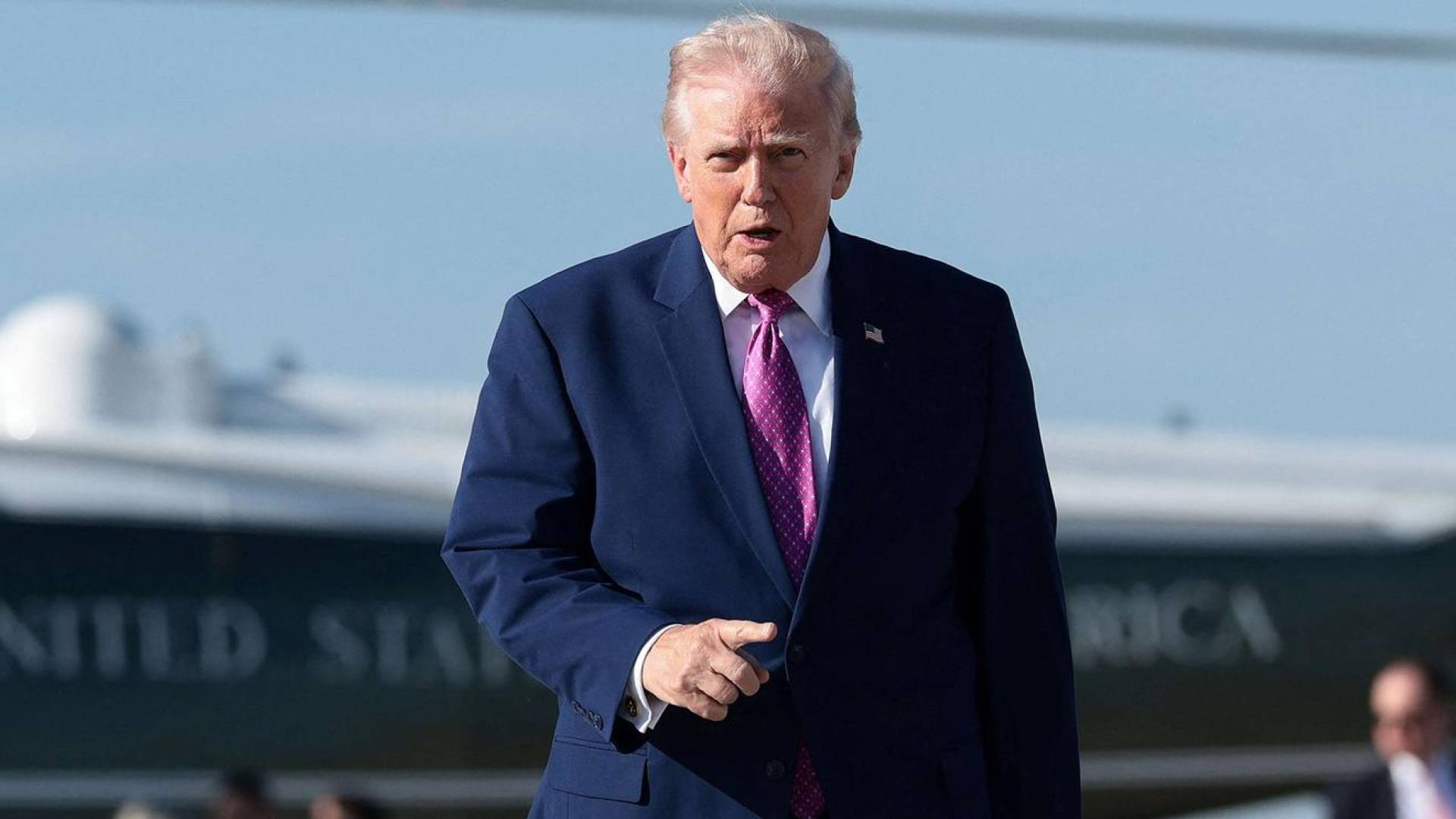 ترمب يحذر طهران: "الكثير من القنابل ستنفجر" إذا انتهت الهدنة الثلاثاء #عاجل 