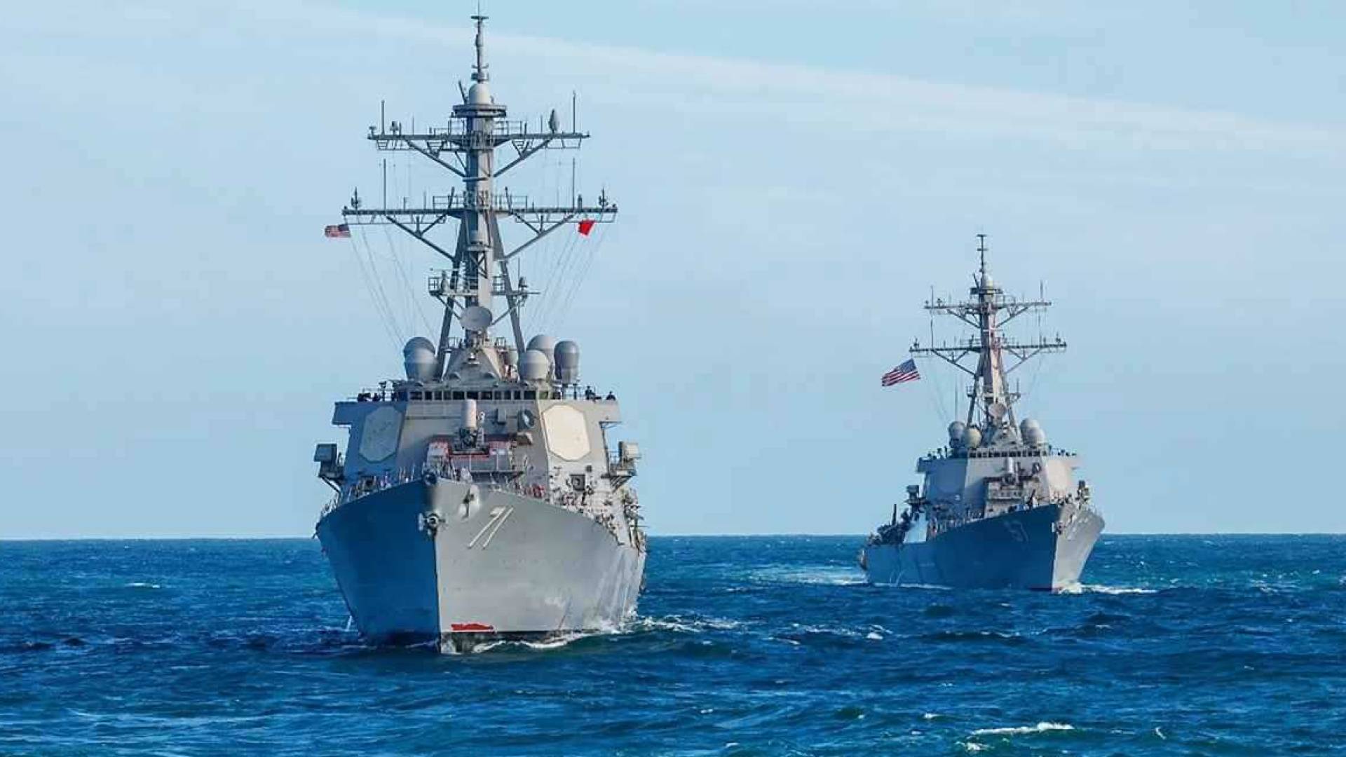 طهران ترفض "المسرحية" الأمريكية.. وتحذر: الحصار البحري ينسف جهود الوساطة الباكستانية