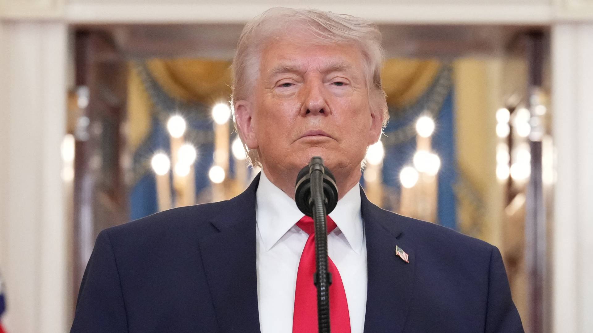 ترمب: الإيرانيون يريدون مني فتح المضيق ولن أقدم على ذلك قبل توقيع اتفاق