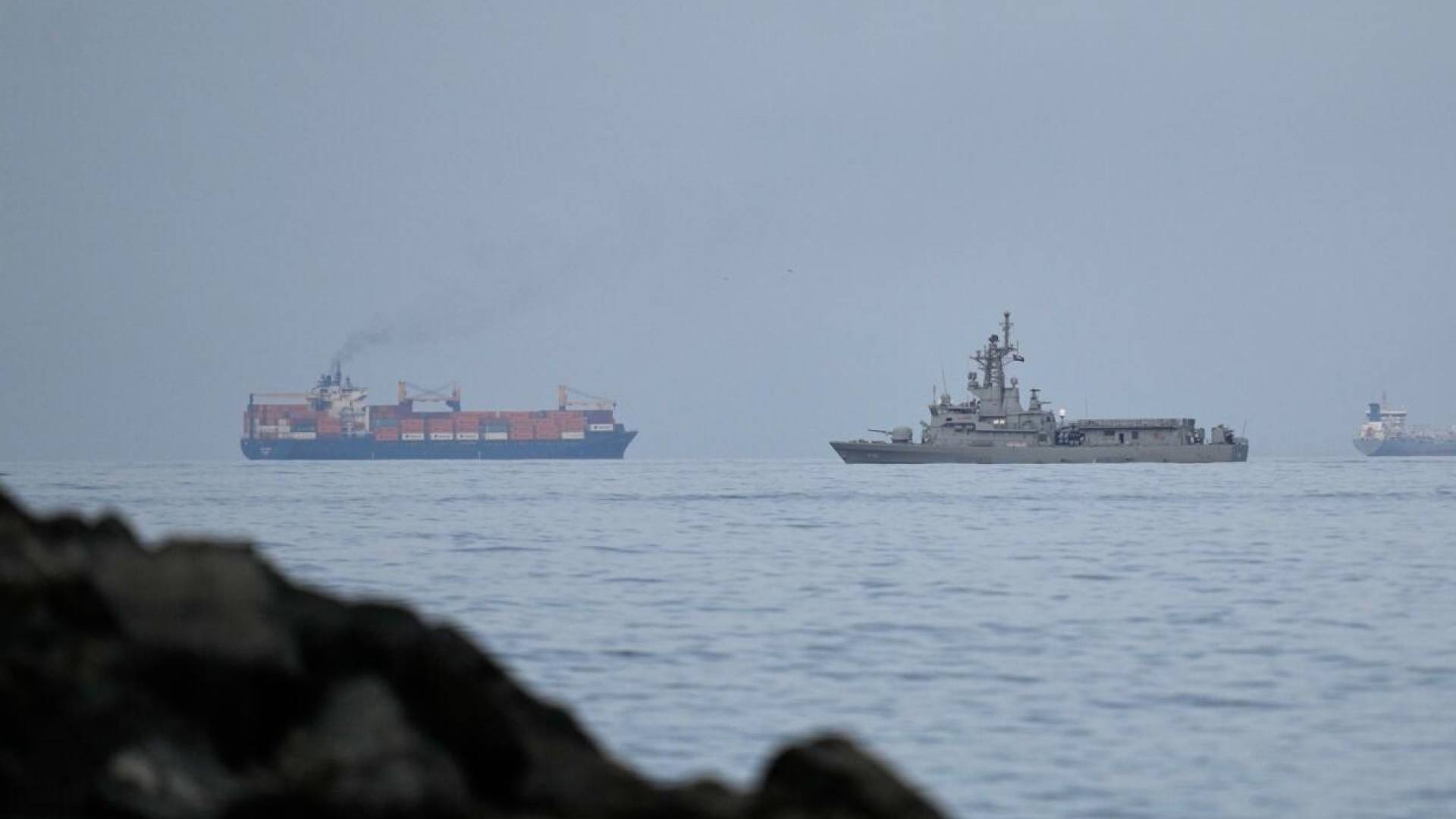 موسكو: طهران تتعهد بضمان أمن الملاحة الروسية في هرمز