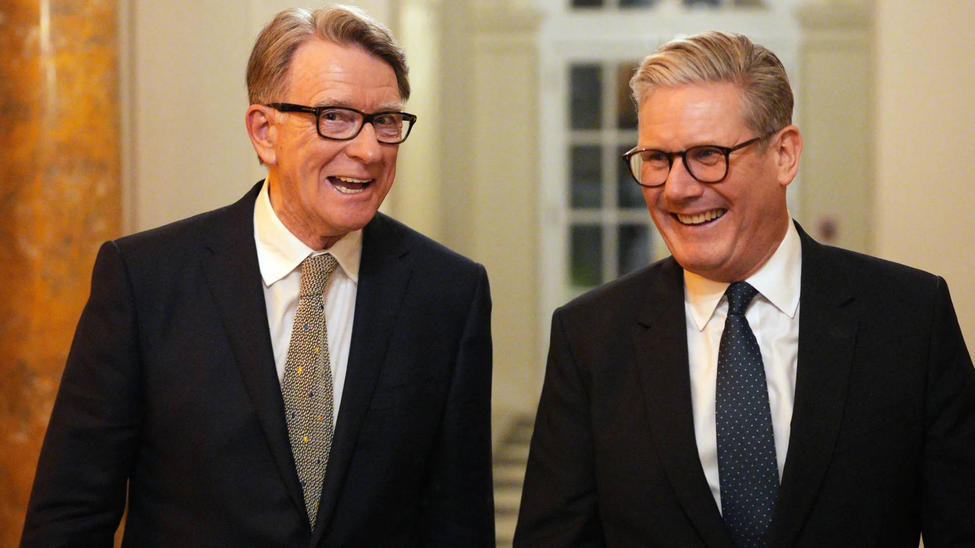 ستارمر يعترف بـ "خطأ في التقدير" بسبب تعيين صديق "إبستين" سفيرا لدى واشنطن