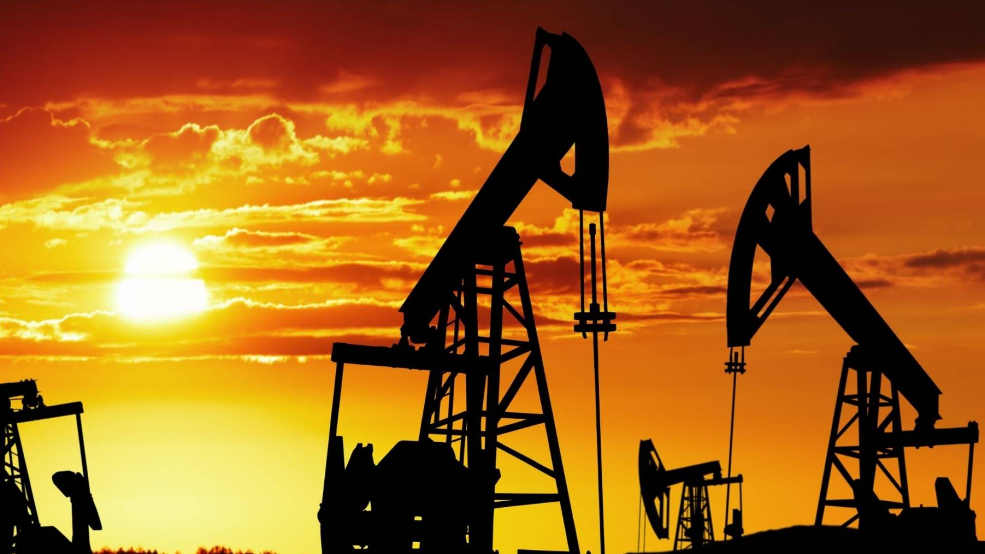 تراجع أسعار النفط الأمريكي بنسبة 2% مع ترقب نهاية الهدنة بين واشنطن وطهران