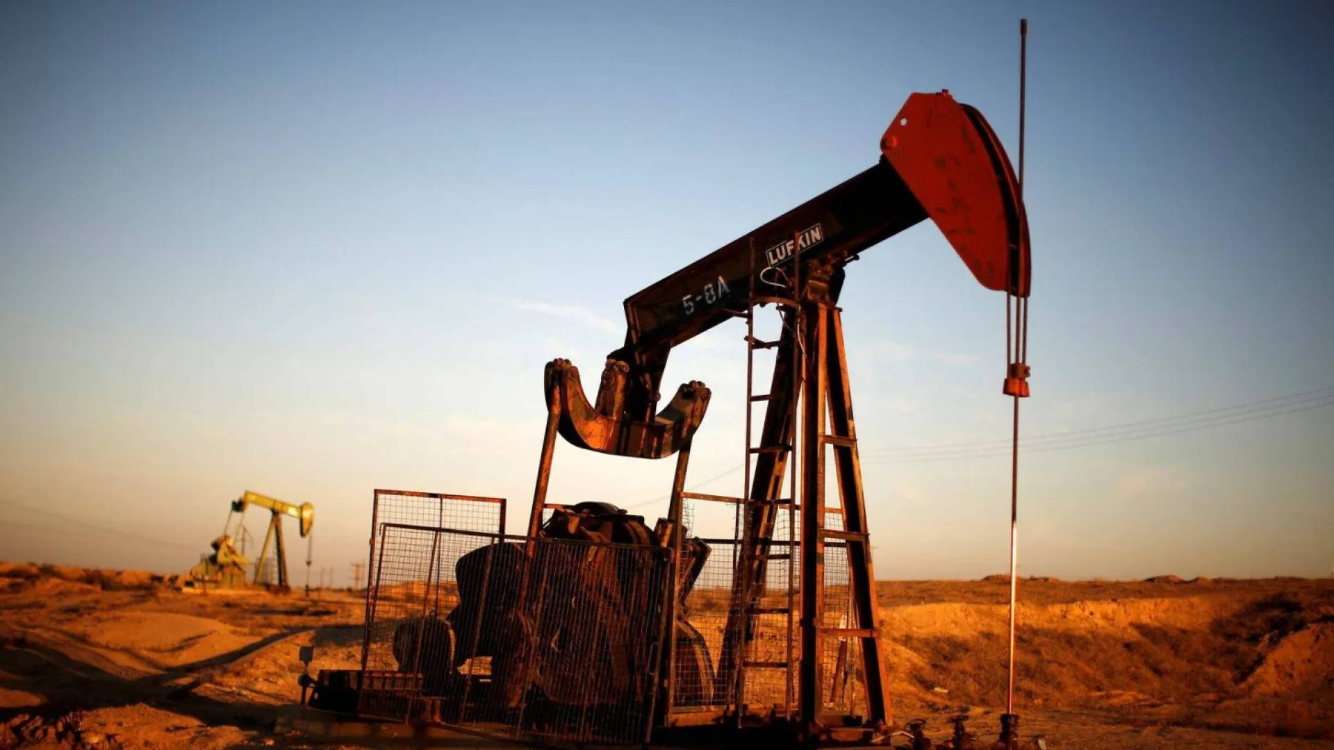 متابعة حية لأسعار عقود نفط برنت الآجلة. تراجع طفيف في الأسعار لتستقر عند 95.03 دولارا للبرميل.. تعرف على تفاصيل حركة السوق النفطية