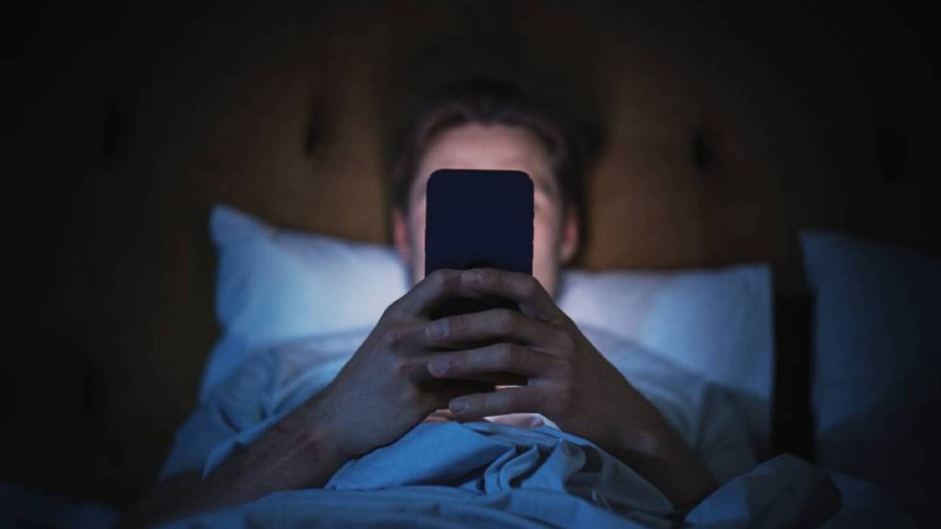 انقسام رقمي حول جدوى الذكاء الاصطناعي في الهواتف الذكية