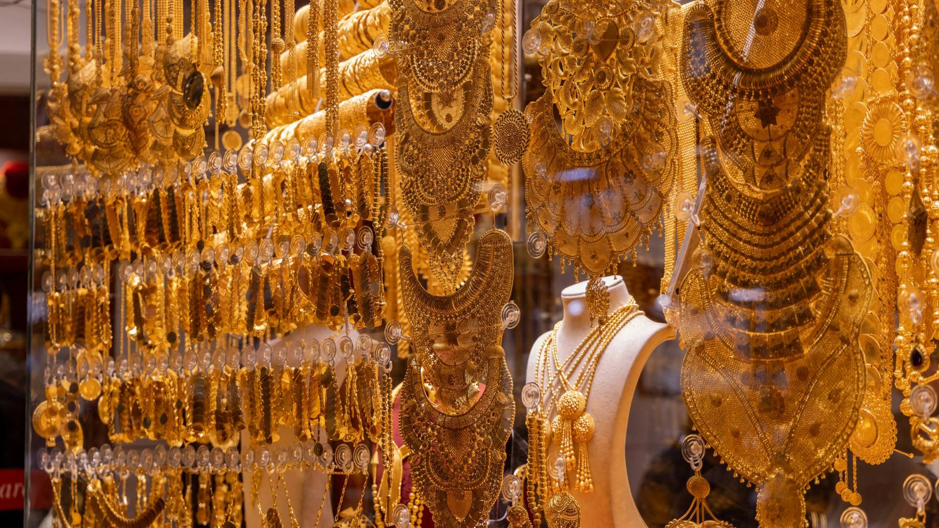 سعر الذهب في مصر الثلاثاء.. استقرار عيار 21 عند 7020 جنيها