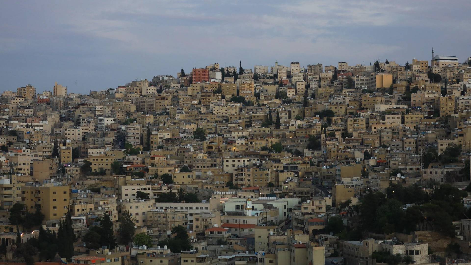 طقس العرب: ليلة باردة في الأردن ليلة الثلاثاء-الأربعاء واستمرار التقلبات الجوية في الأسابيع القادمة