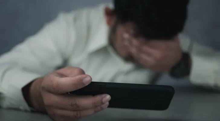 فخ الجميلات على فيسبوك: كيف تحمي نفسك من الابتزاز الإلكتروني؟
