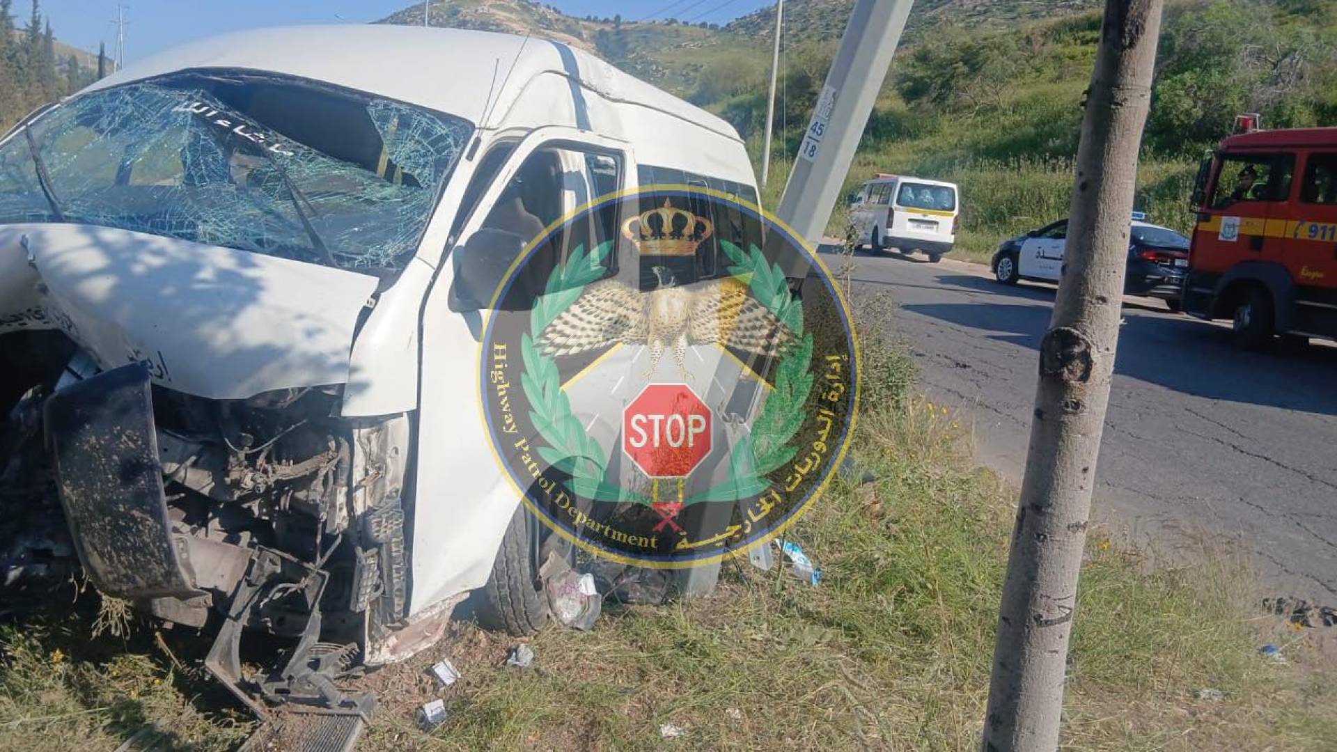 الدوريات الخارجية: 18 إصابة إثر تدهور باص على طريق الشونة الشمالية