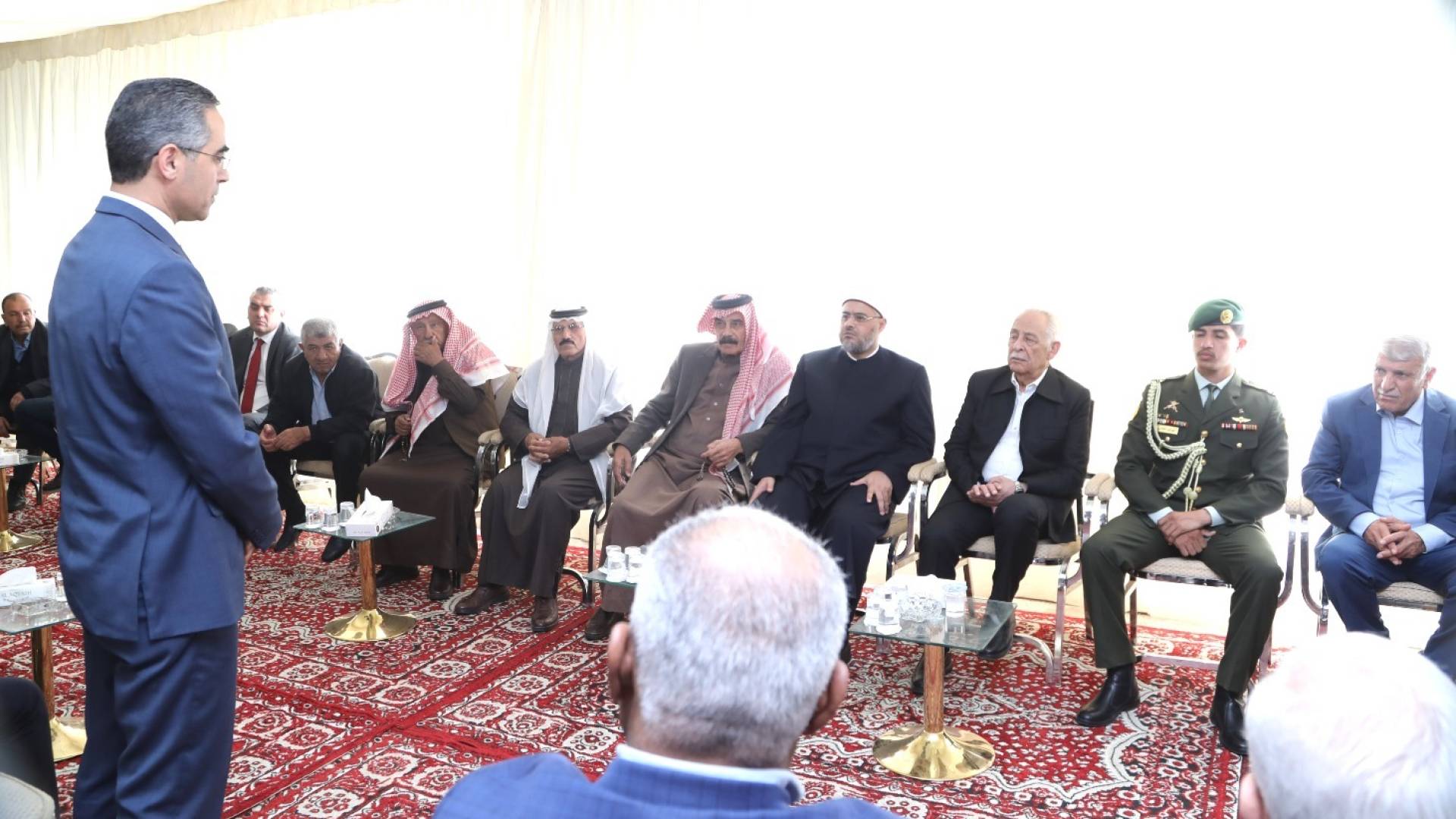 مندوبا عن الملك وولي العهد...العيسوي يعزي عشيرة أبو عرابي