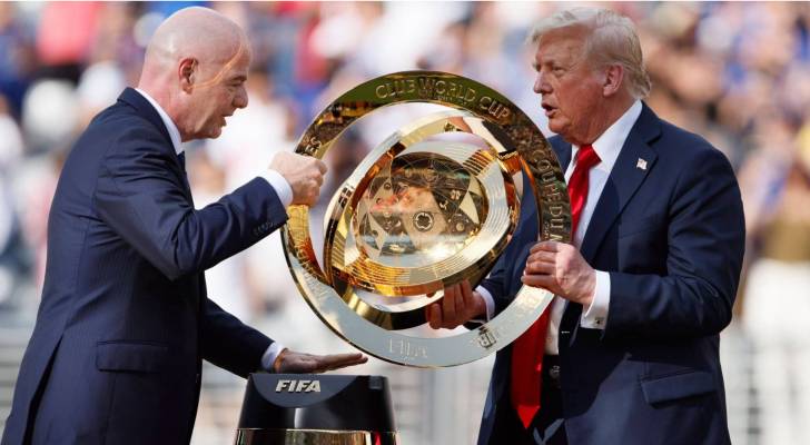 الرئيس الأمريكي ترمب ورئيس الفيفا
